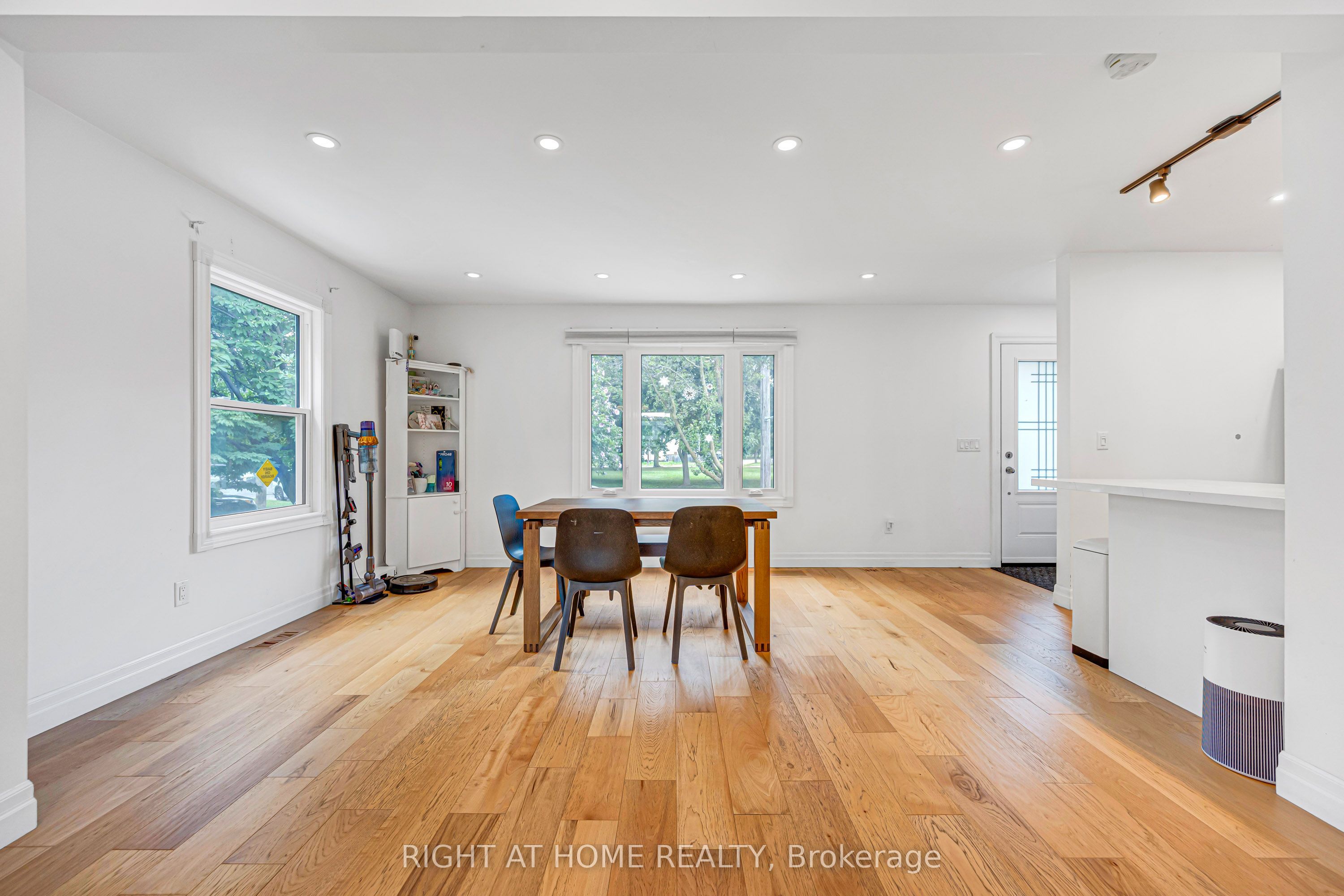 121 Hearst Circle Property Photo 12