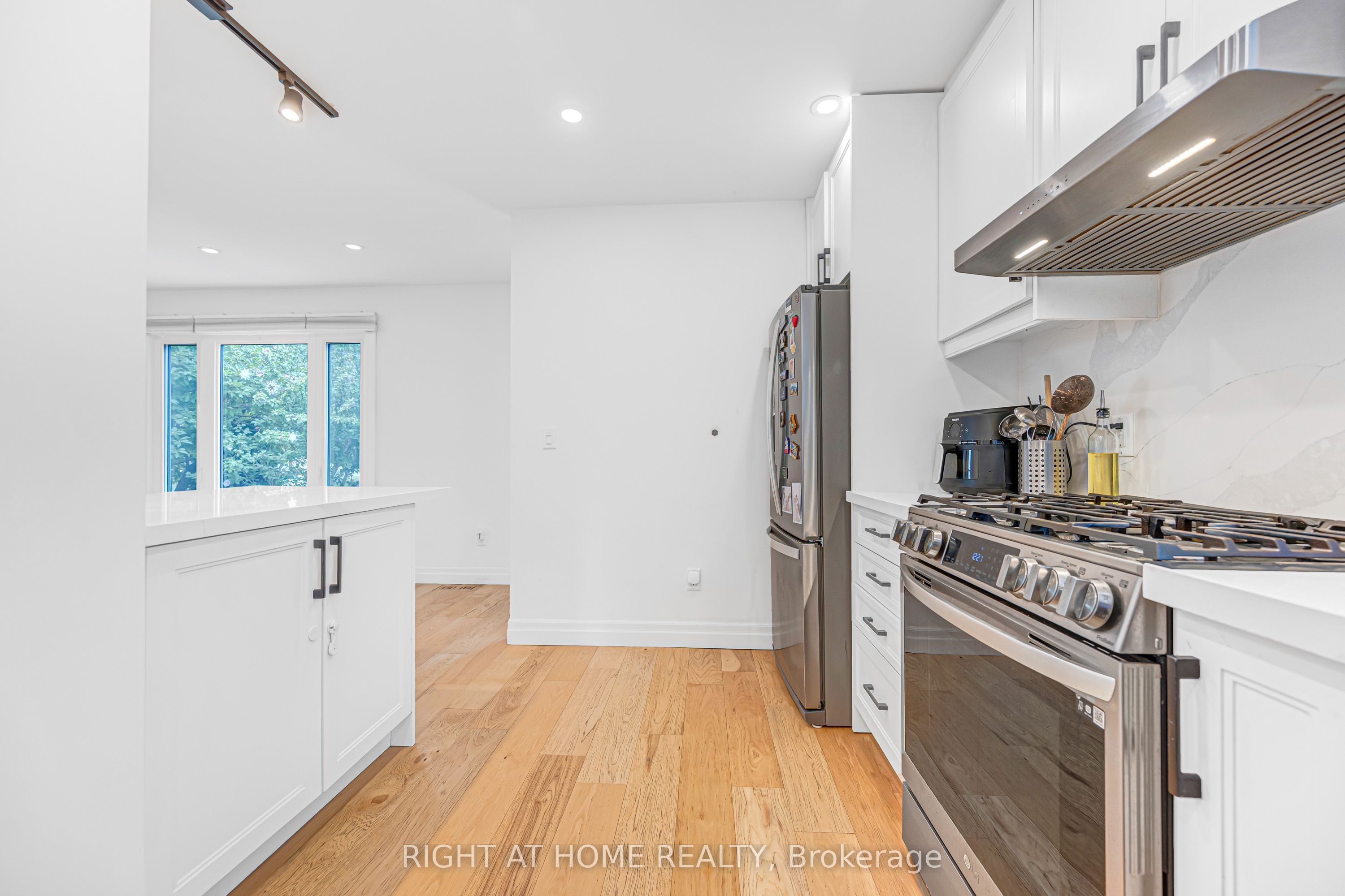 121 Hearst Circle Property Photo 18