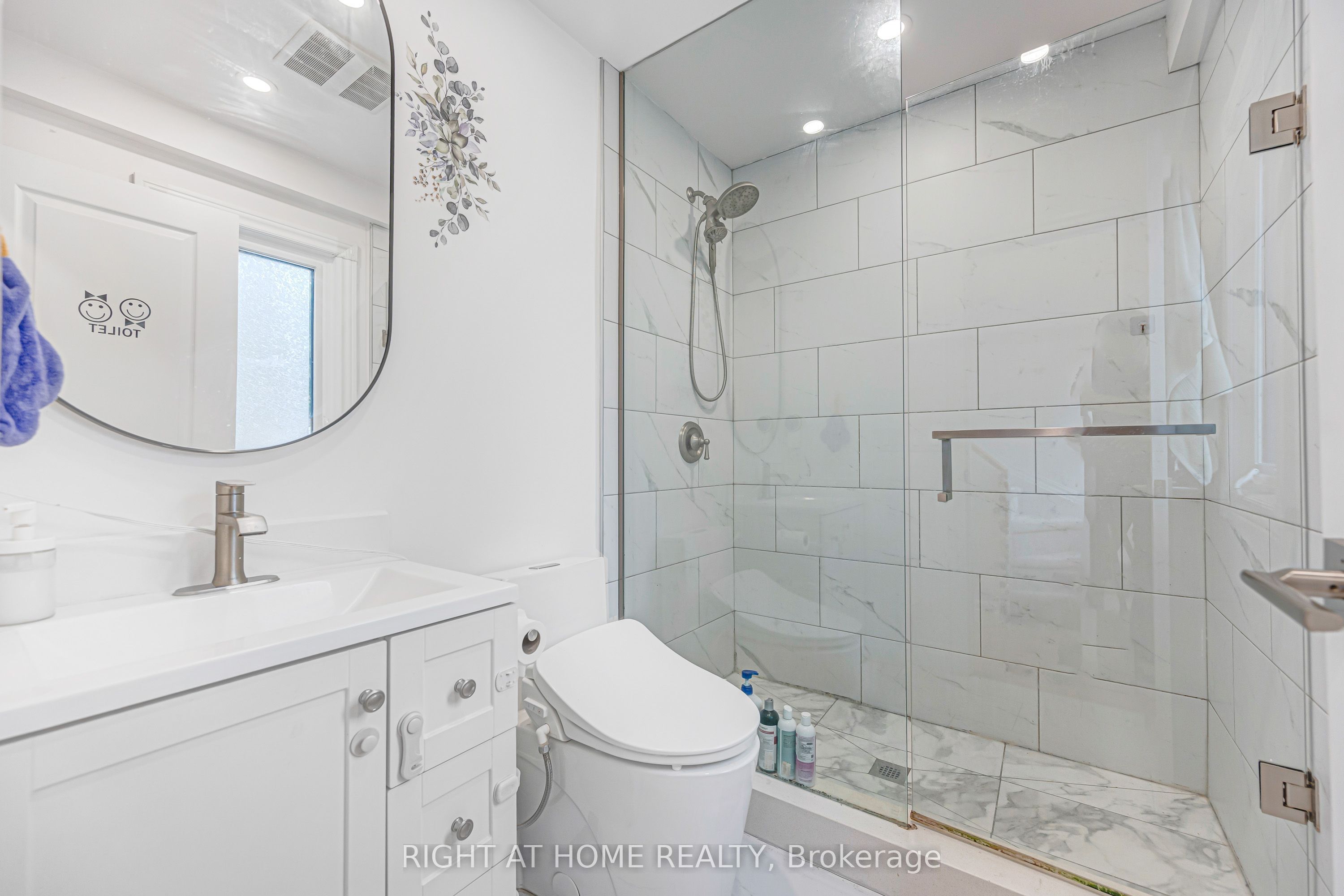 121 Hearst Circle Property Photo 20