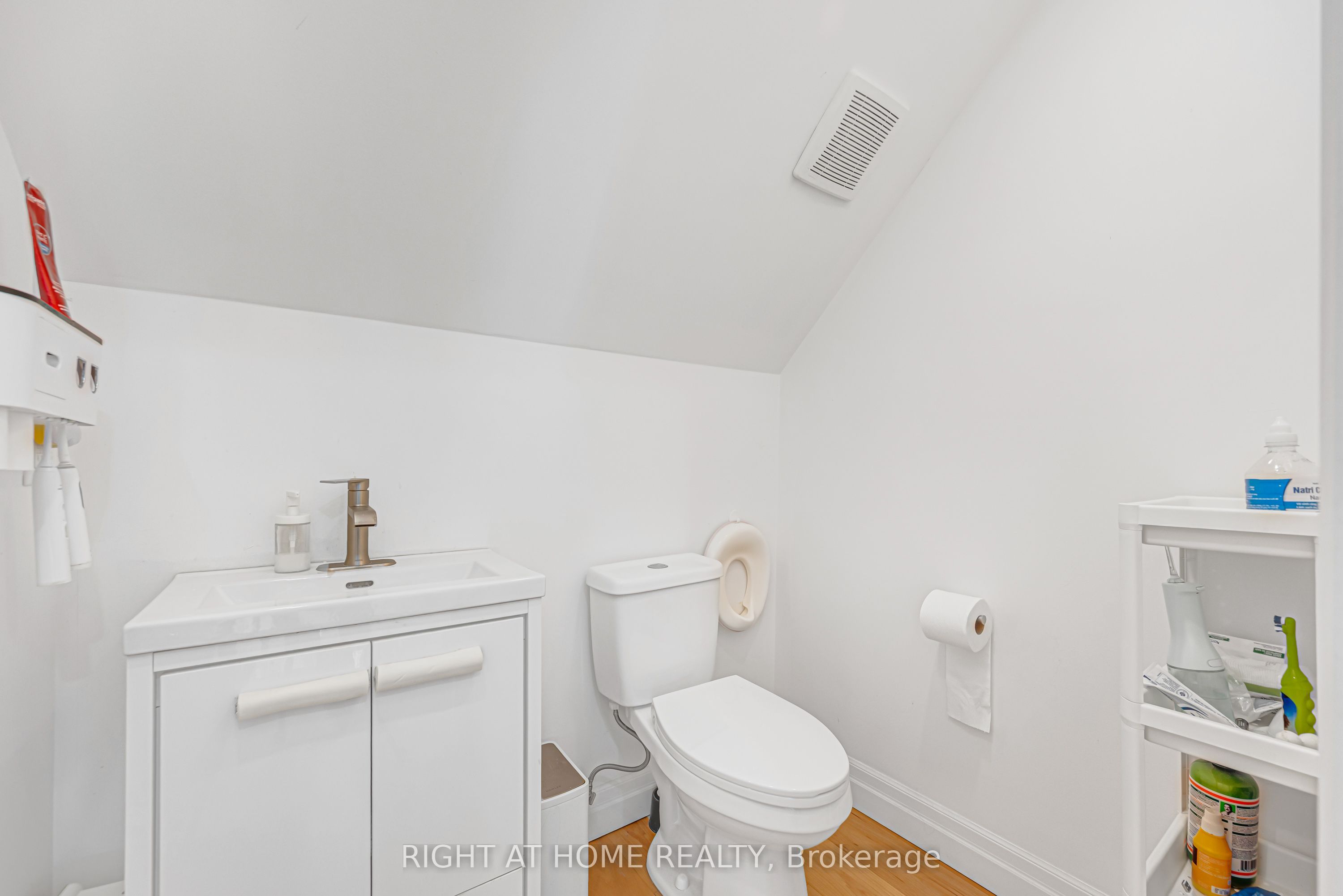 121 Hearst Circle Property Photo 30