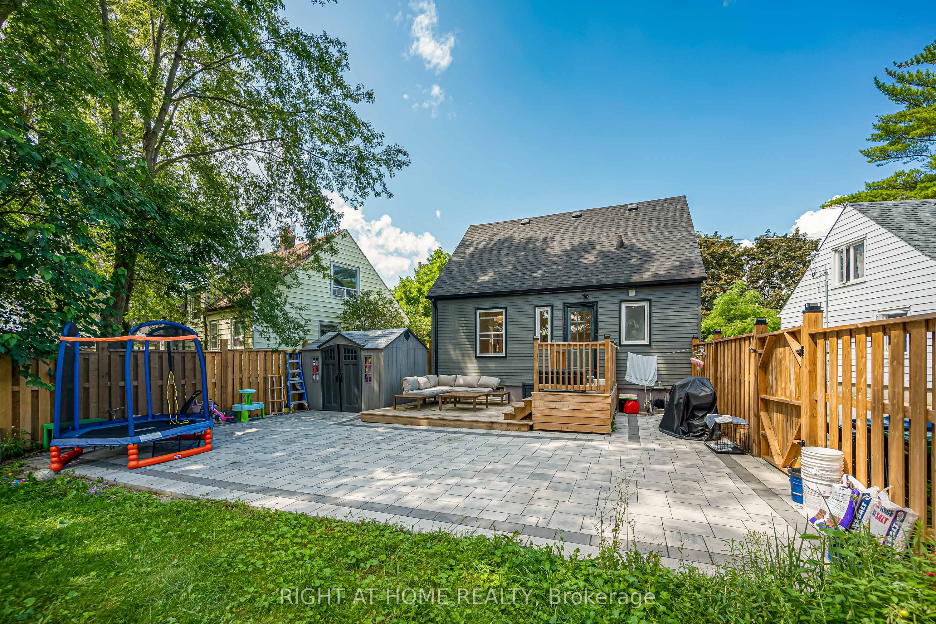 121 Hearst Circle Property Photo 44