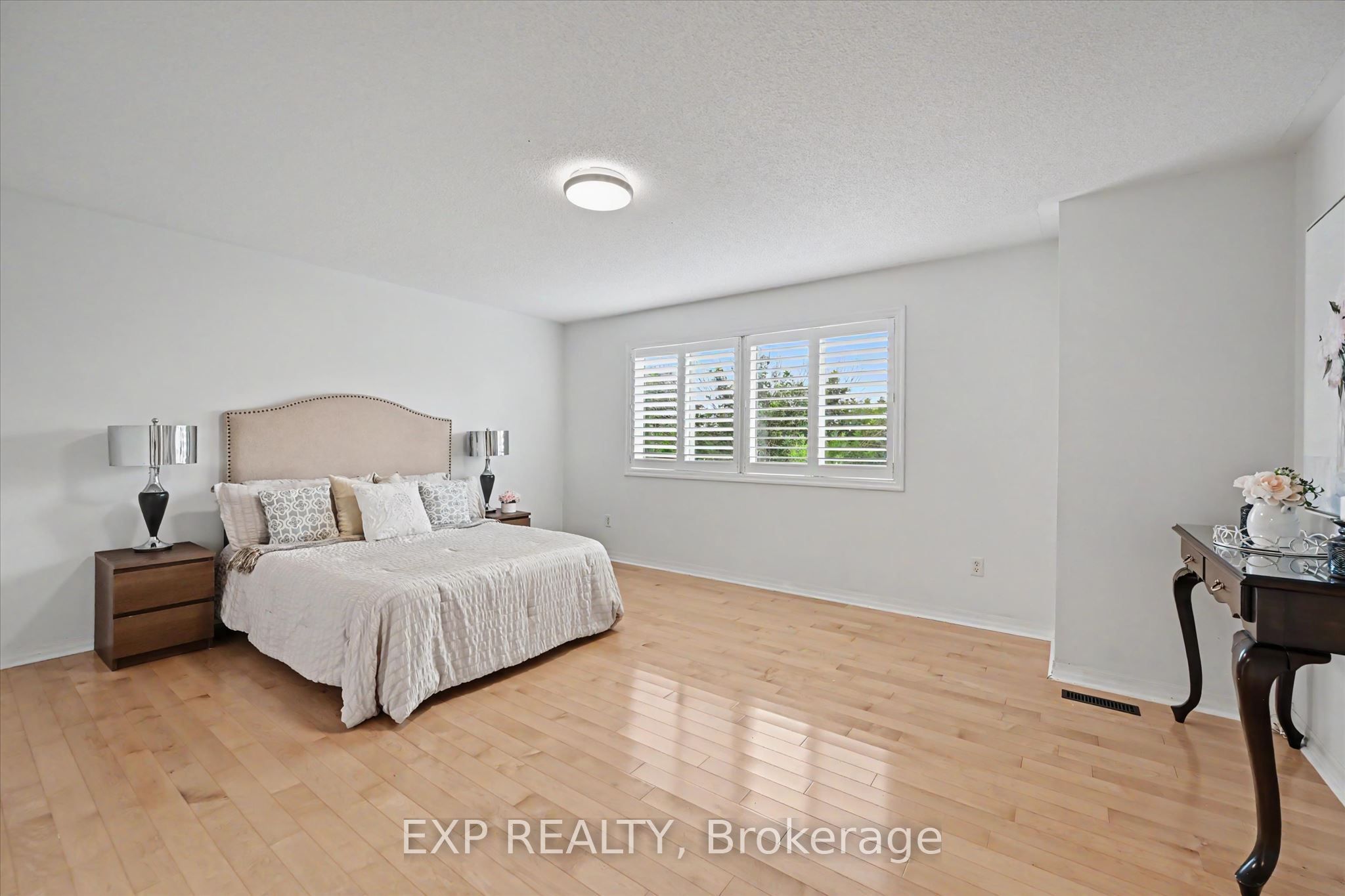 2376 Oakhaven Drive Property Photo 23