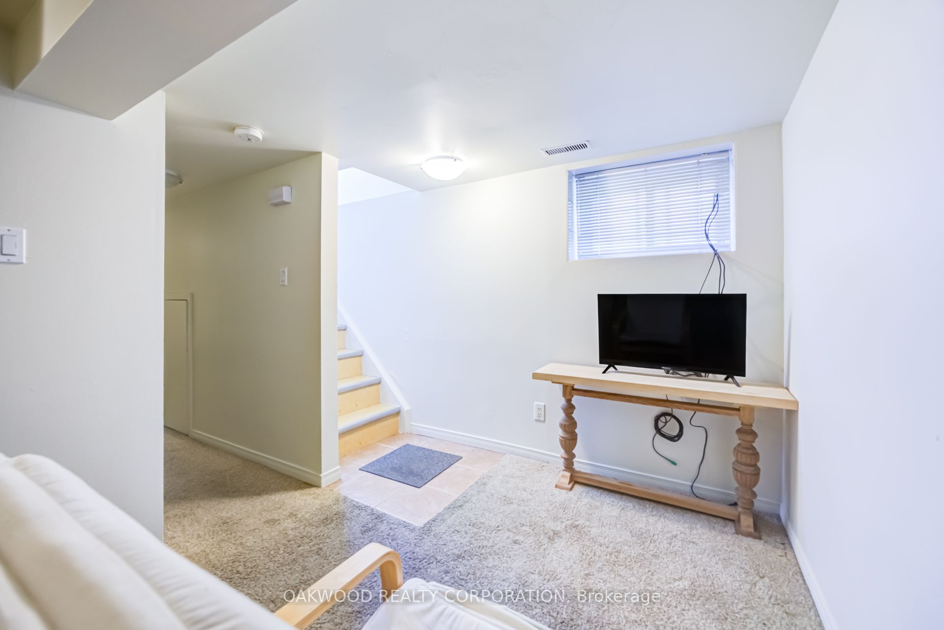 2449 St Clair Avenue W Property Photo 16