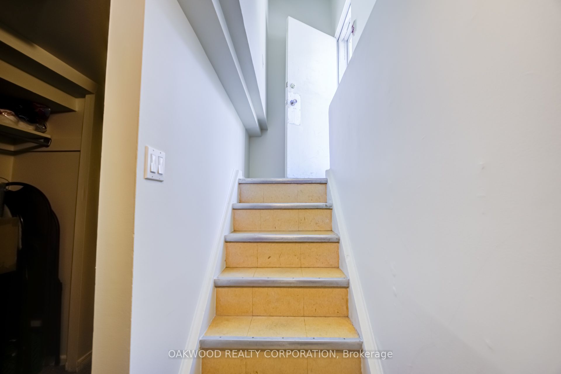 2449 St Clair Avenue W Property Photo 17