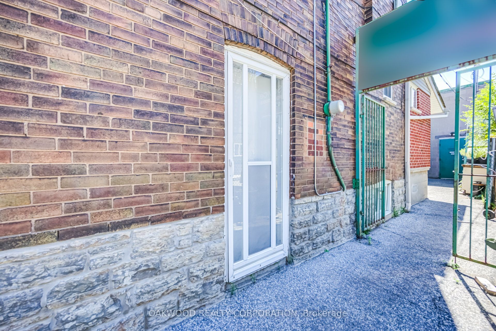 2449 St Clair Avenue W Property Photo 18