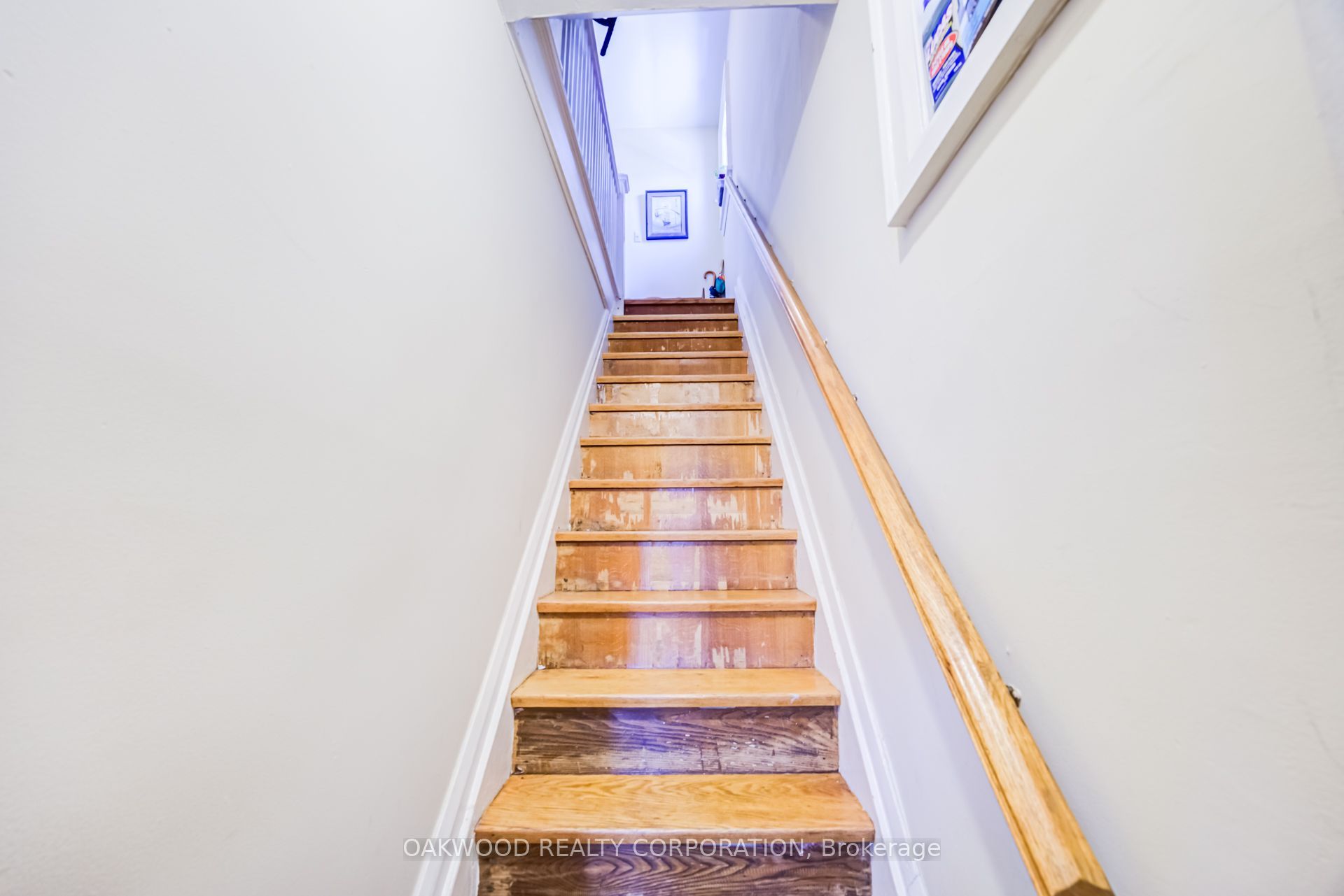 2449 St Clair Avenue W Property Photo 19