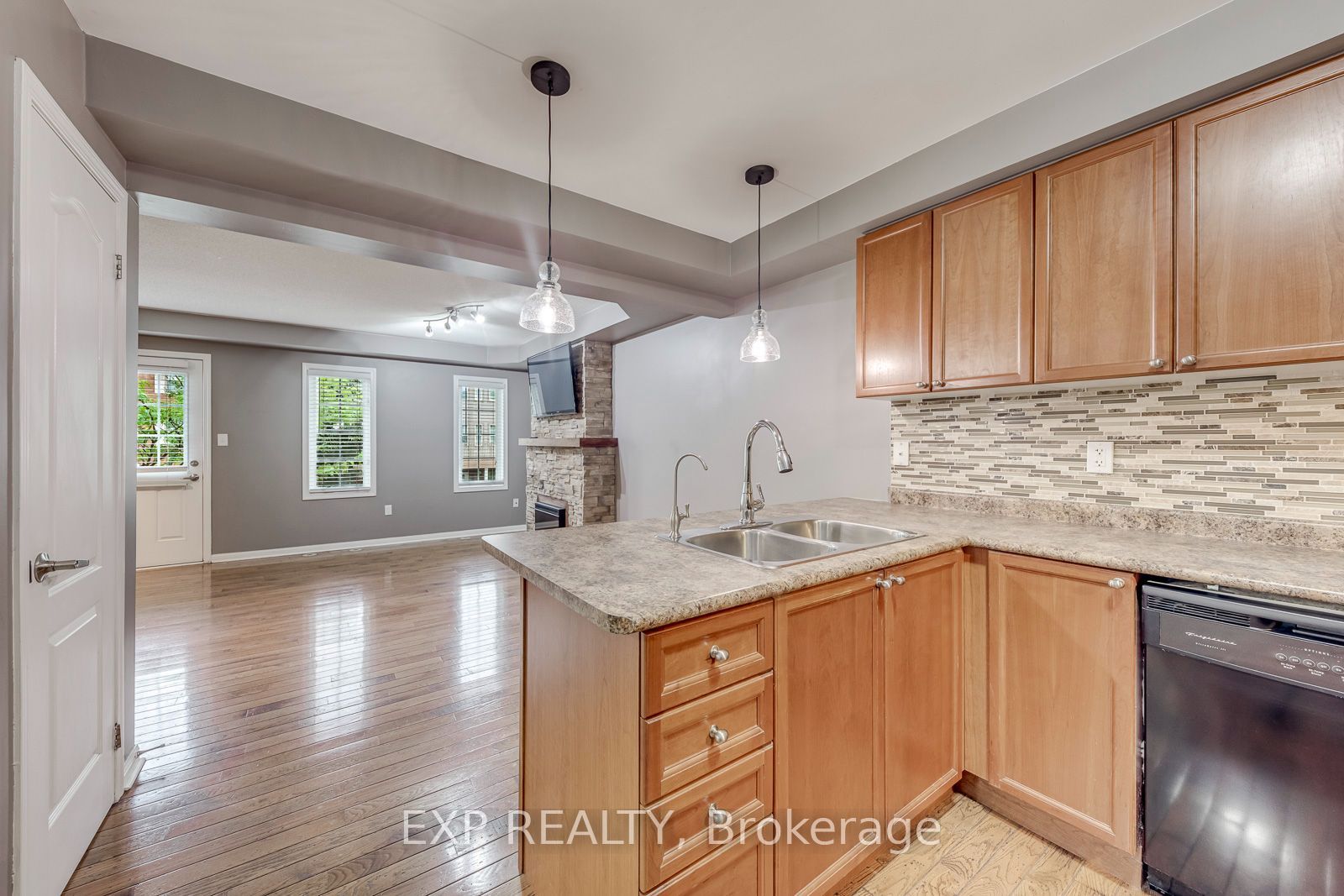 3034 Dewridge Avenue Property Photo 8