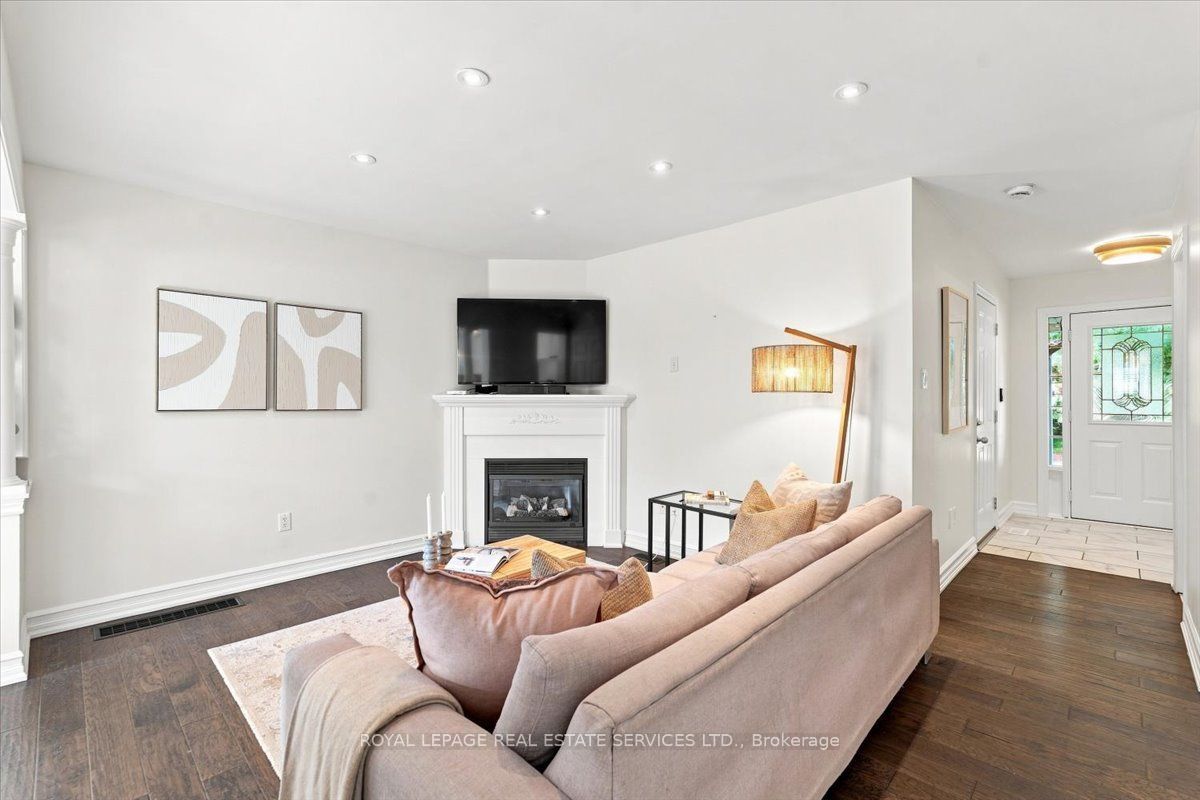 2970 Berwick Drive 3 Property Photo 3