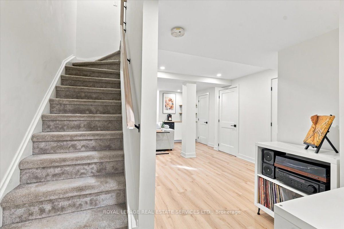 2970 Berwick Drive 3 Property Photo 25