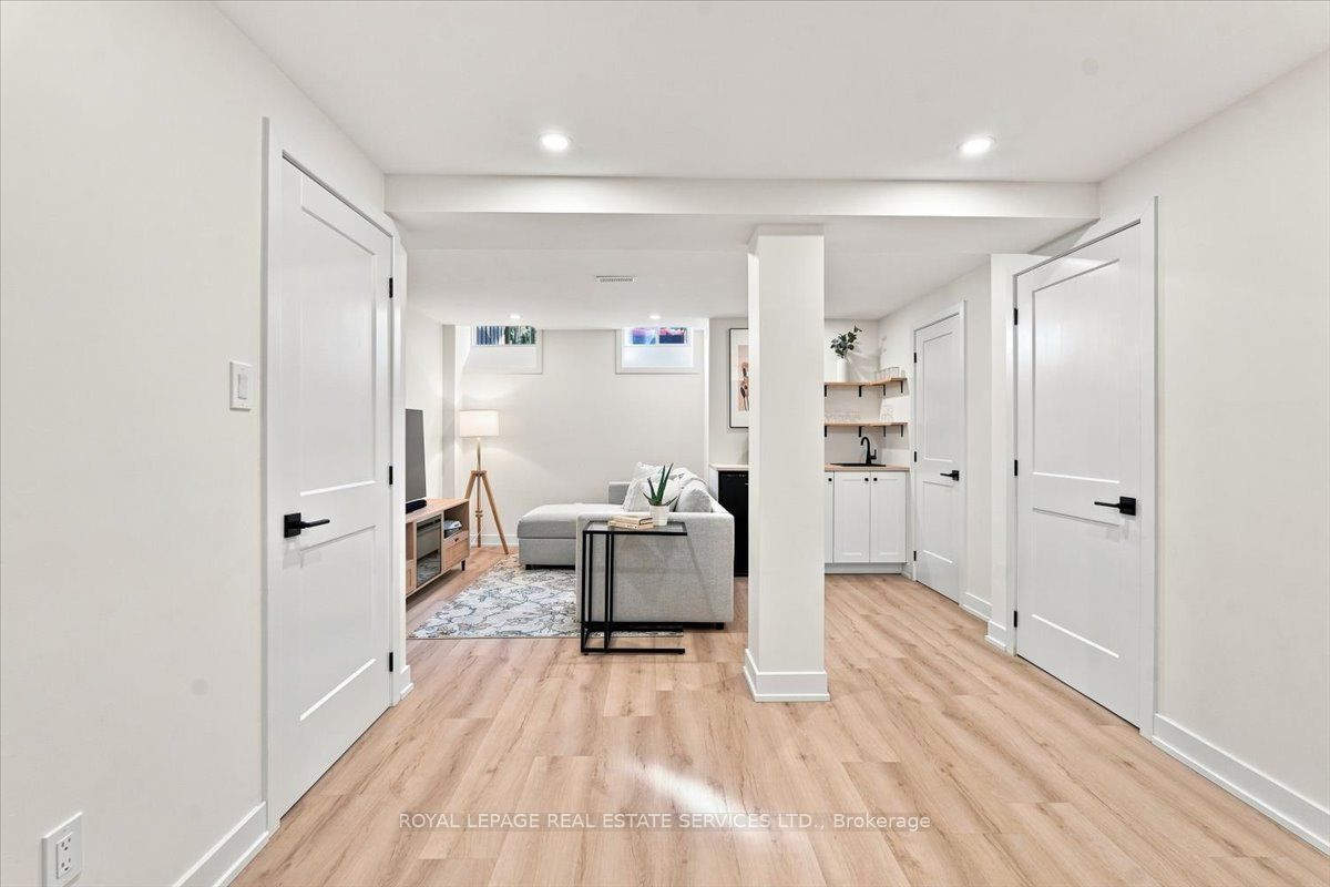 2970 Berwick Drive 3 Property Photo 26