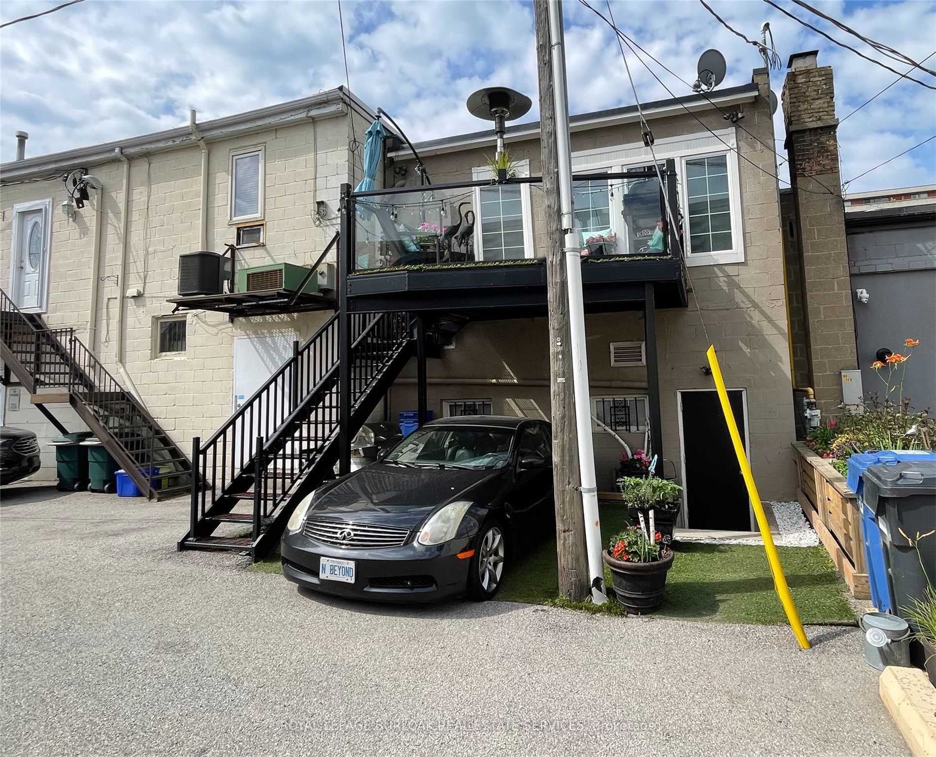 453 Brant Street Property Photo 18