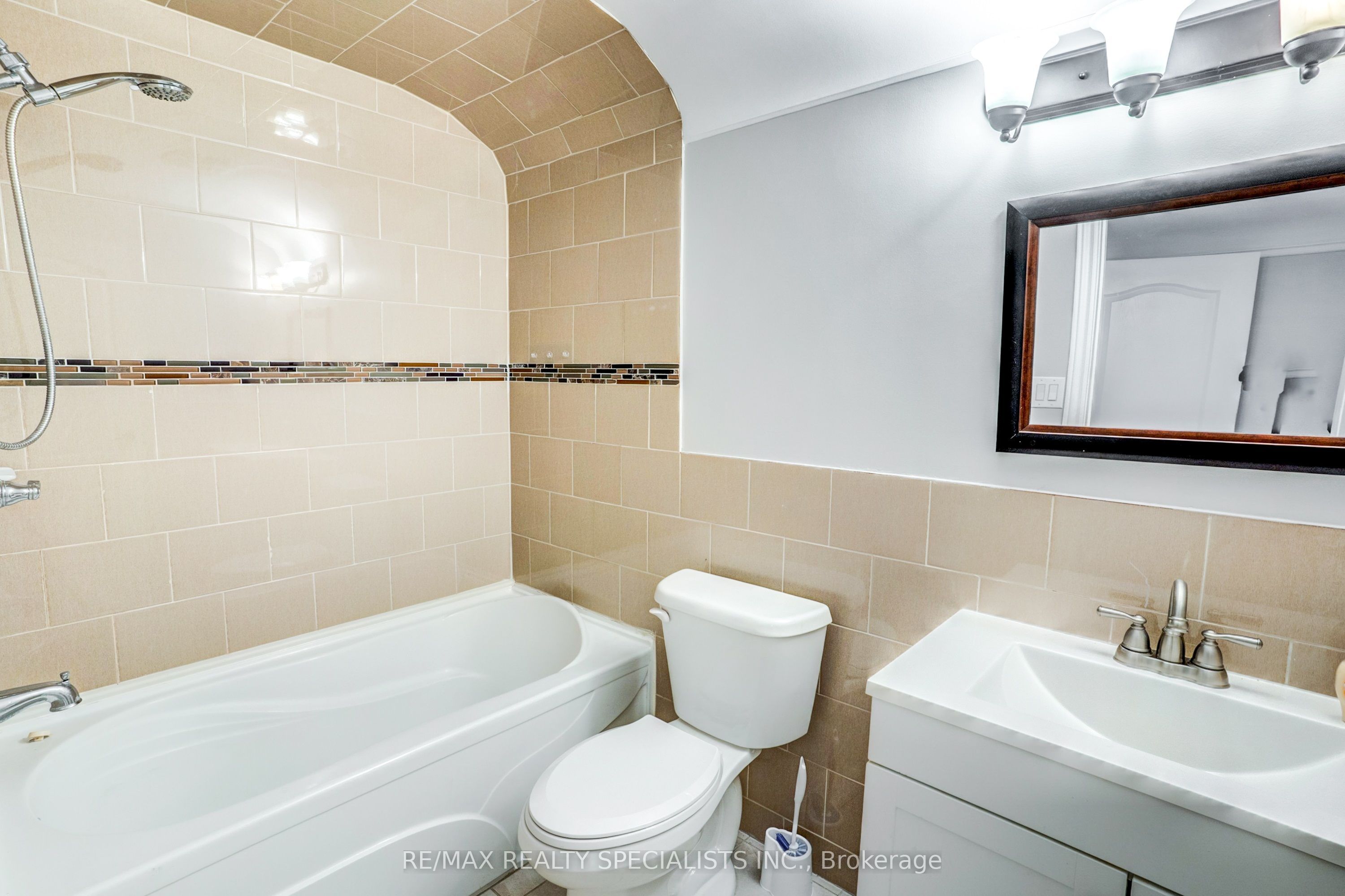 454 Mayzel Road Main Property Photo 17