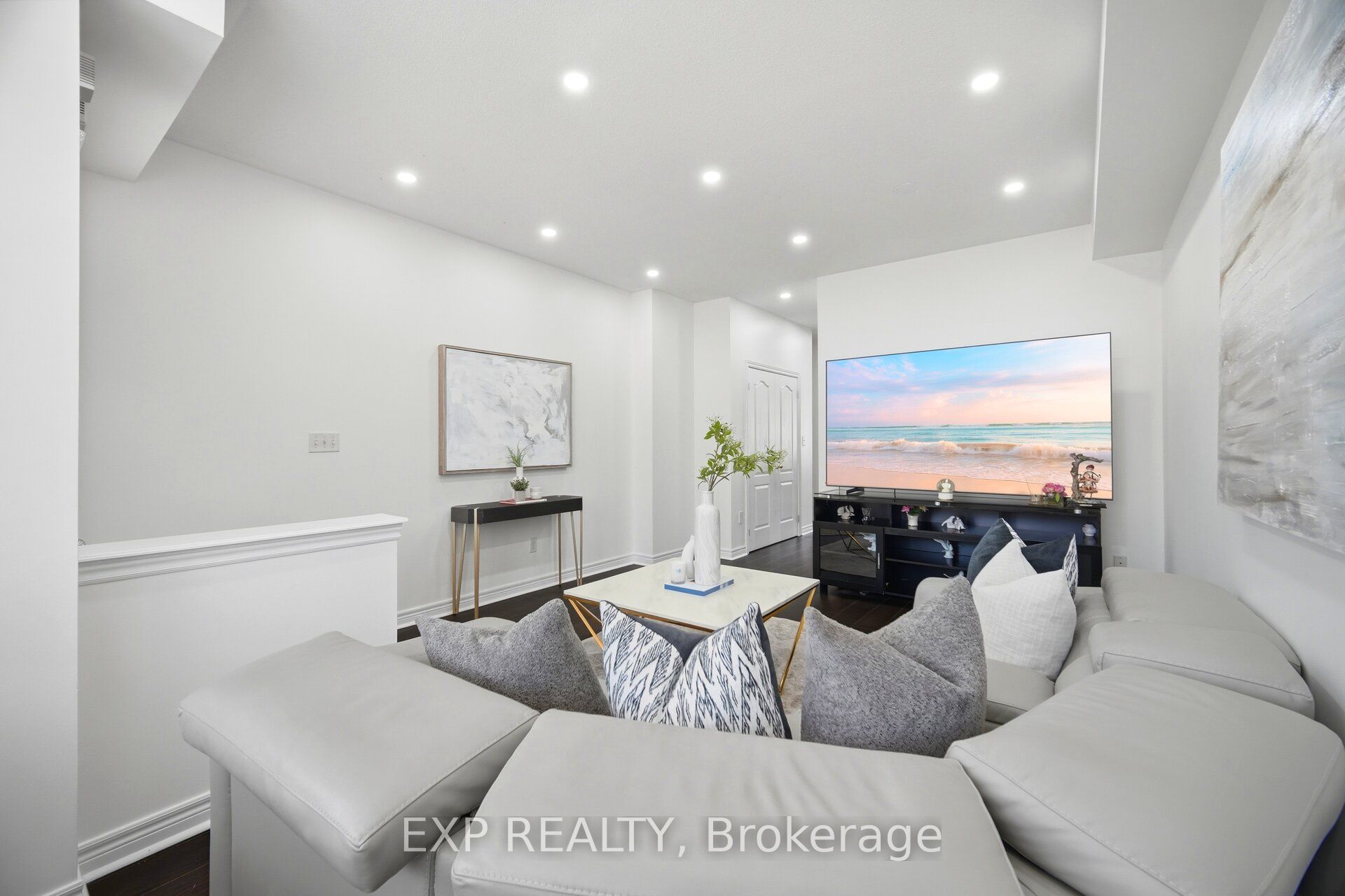 37 Totten Drive Property Photo 8