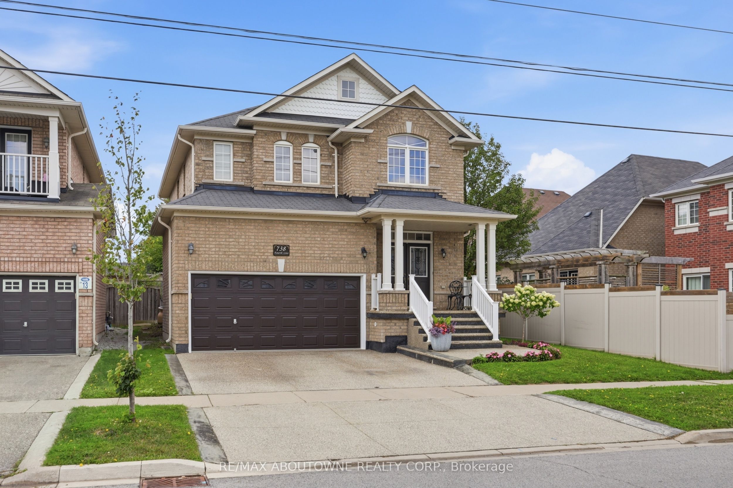 738 Fourth Line Property Photo 3
