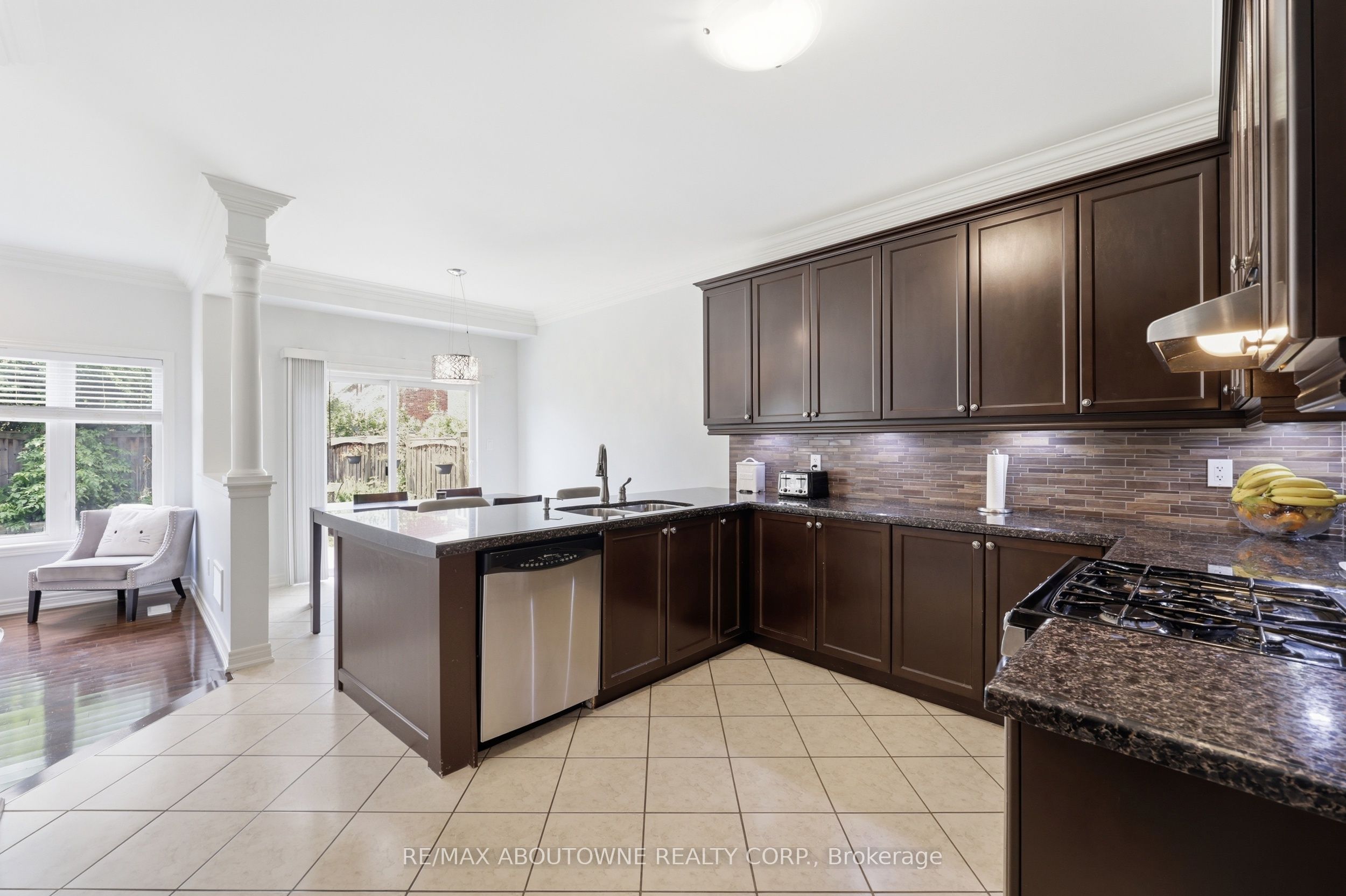 738 Fourth Line Property Photo 12