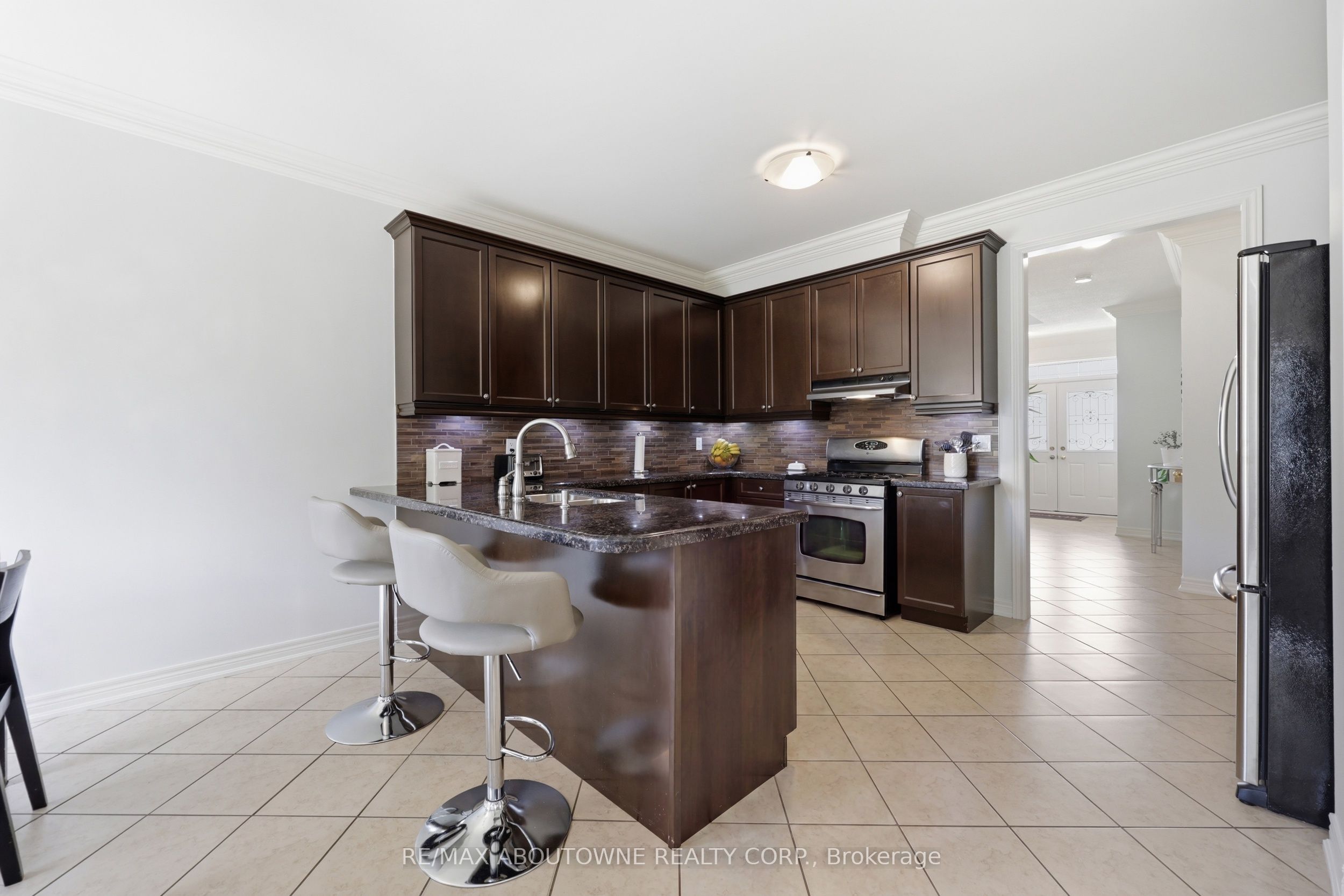 738 Fourth Line Property Photo 13