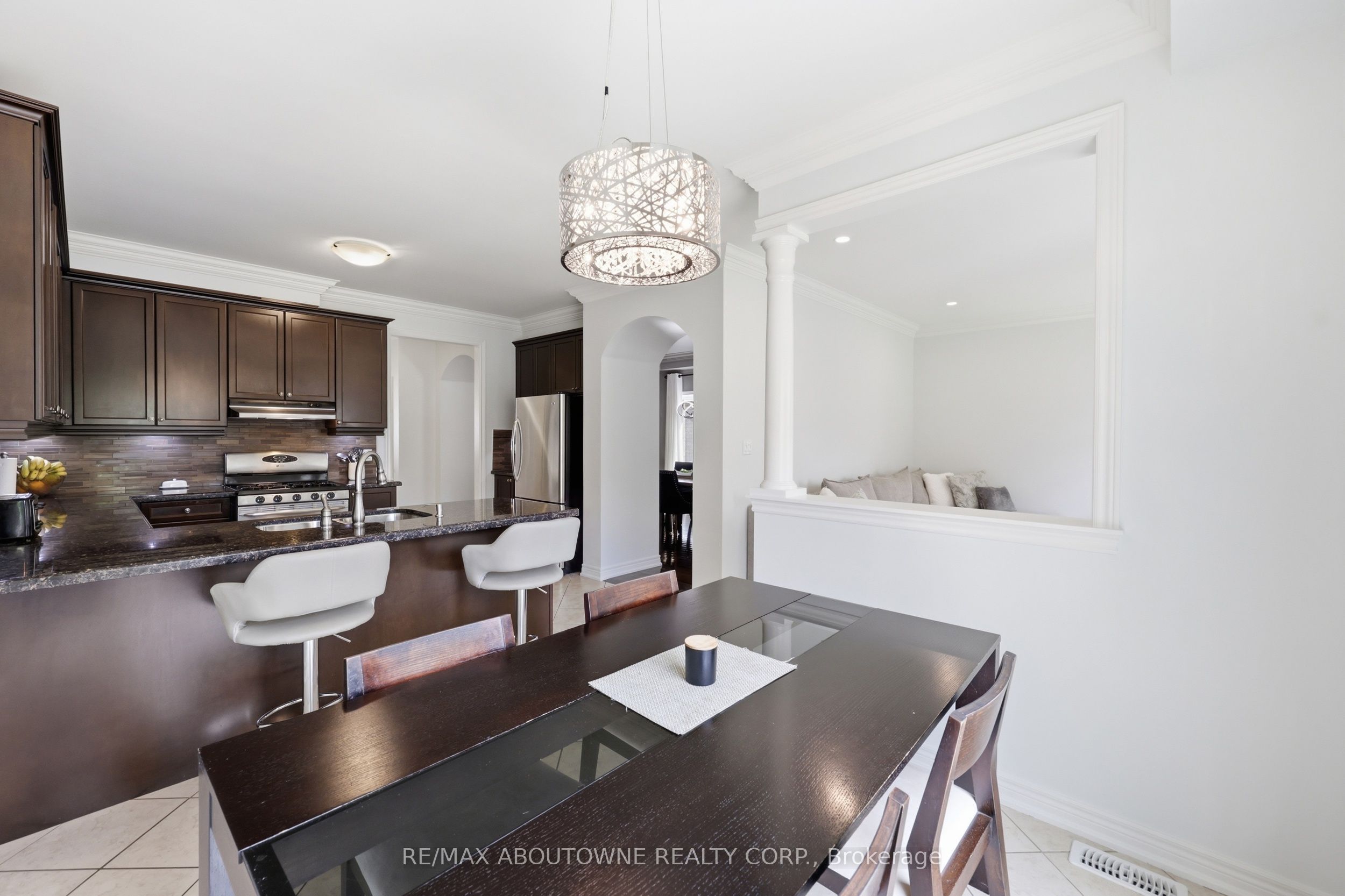 738 Fourth Line Property Photo 16