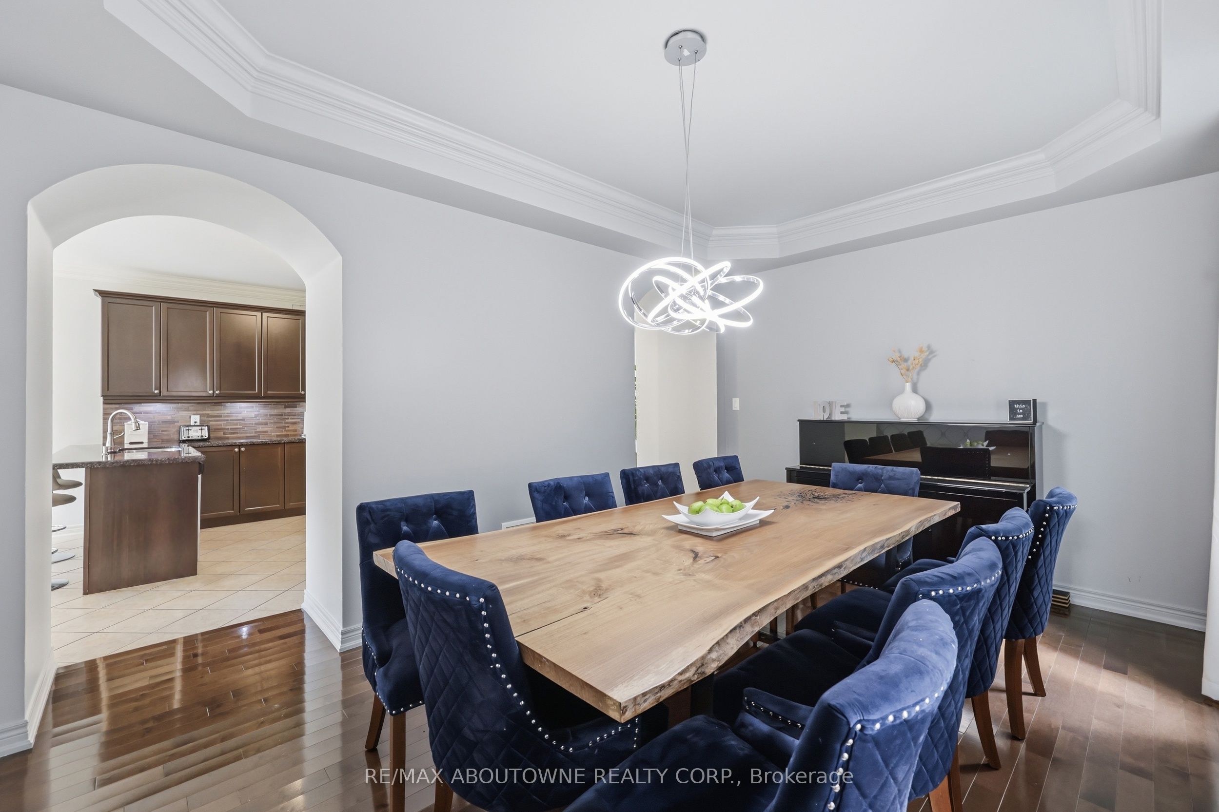 738 Fourth Line Property Photo 17