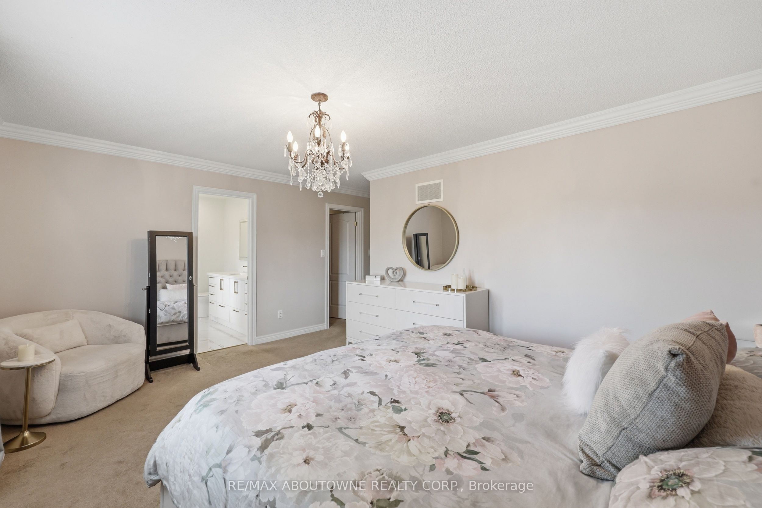 738 Fourth Line Property Photo 25