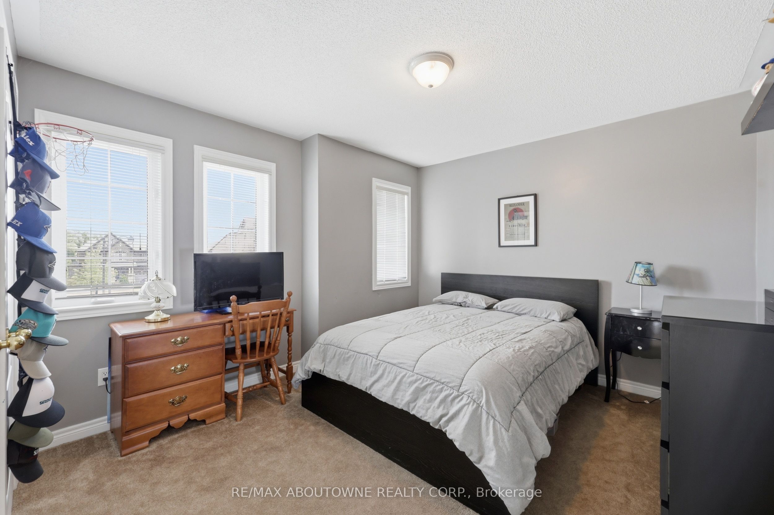 738 Fourth Line Property Photo 28