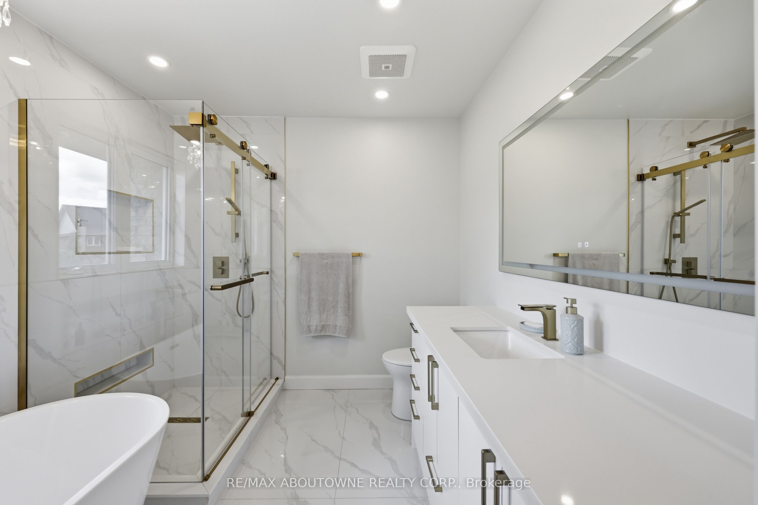 738 Fourth Line Property Photo 31