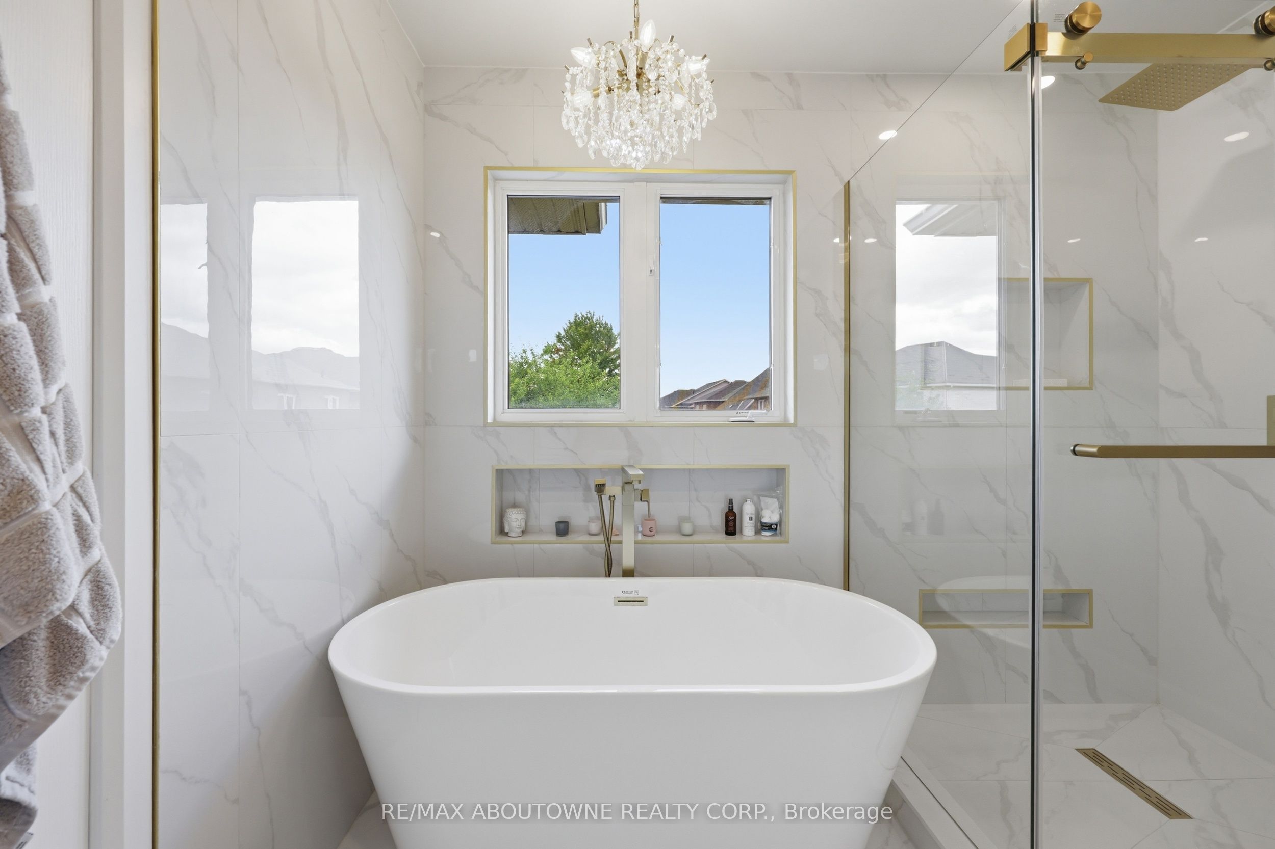 738 Fourth Line Property Photo 33