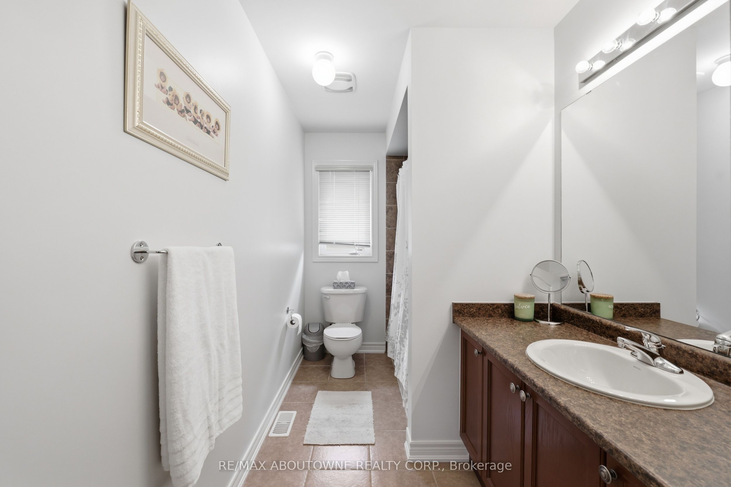 738 Fourth Line Property Photo 35