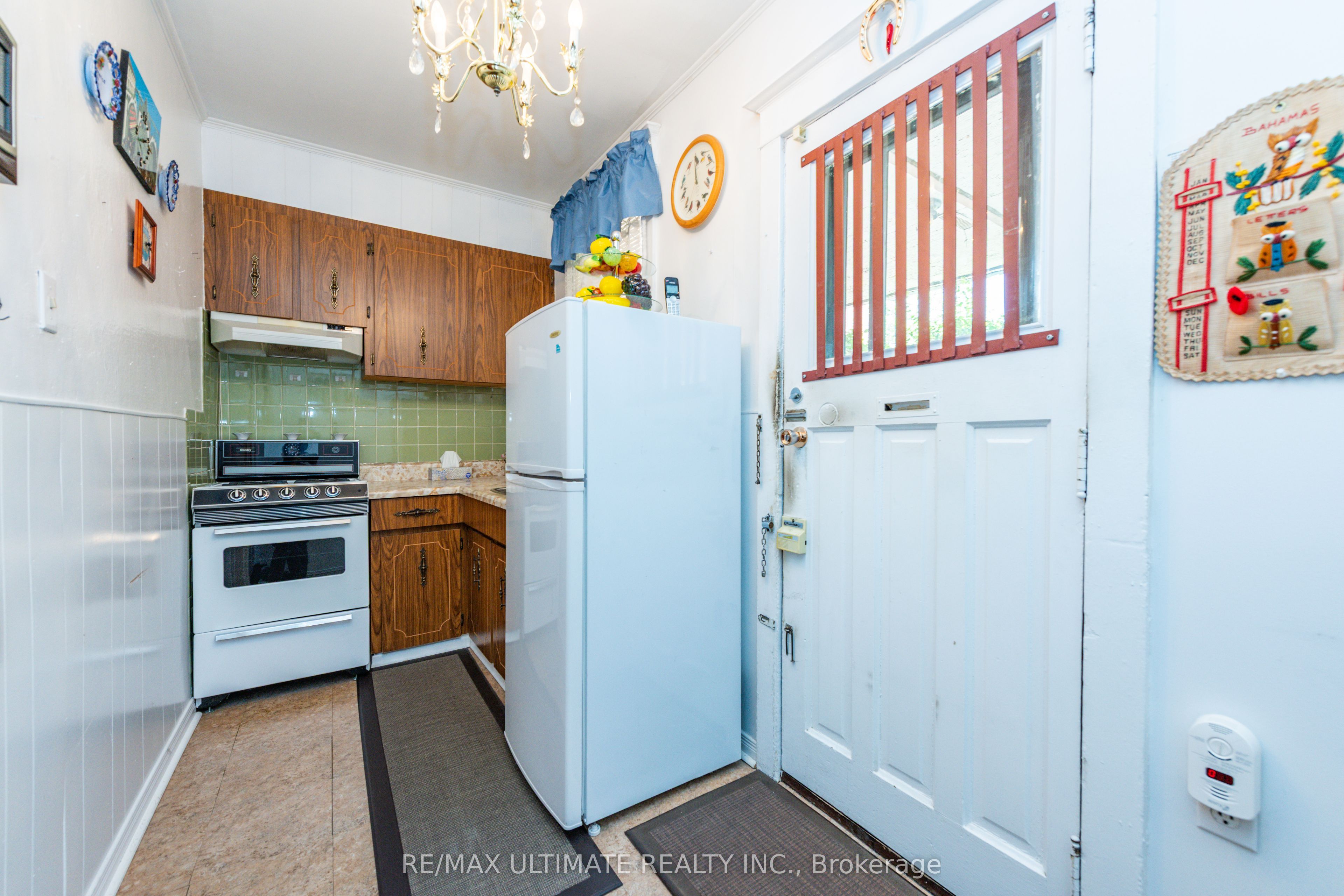127 Salem Avenue Property Photo 17
