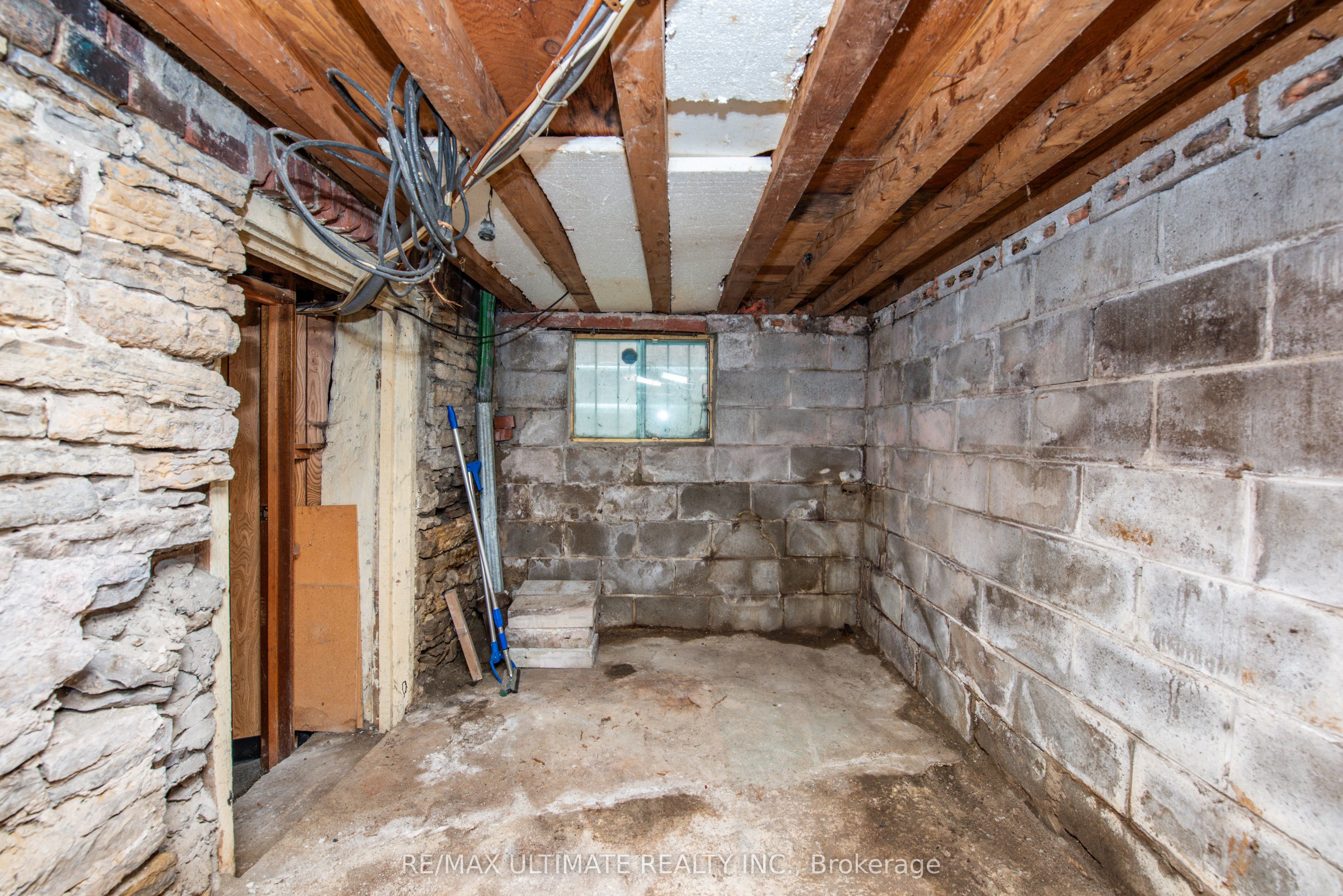 127 Salem Avenue Property Photo 35