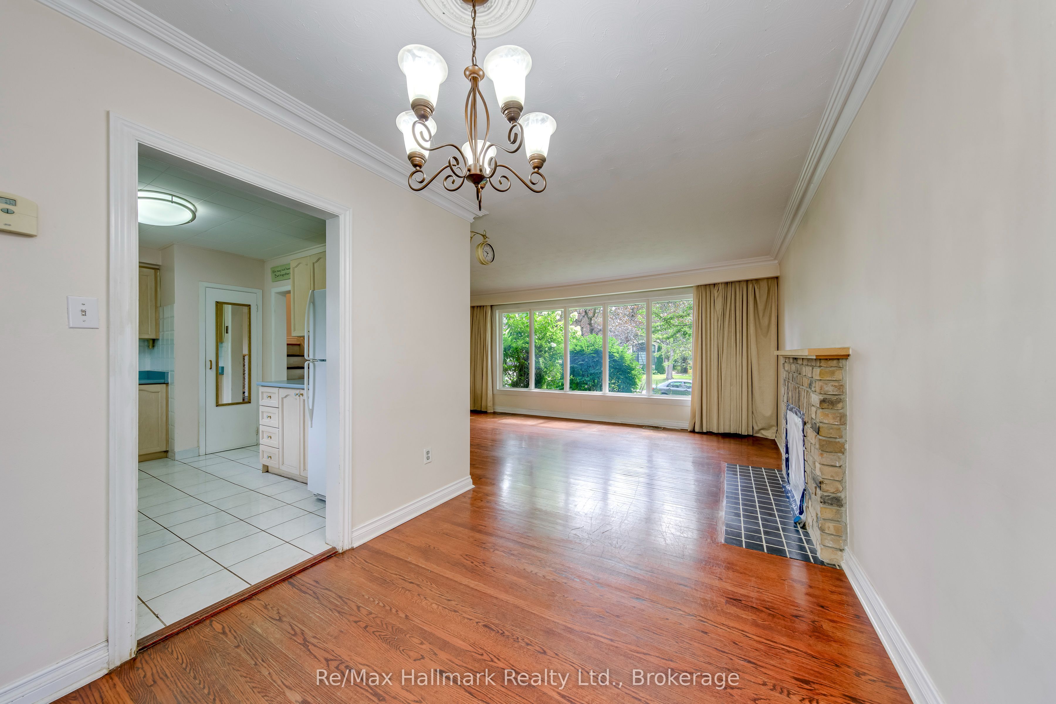 235 Tweedsdale Crescent Property Photo 14