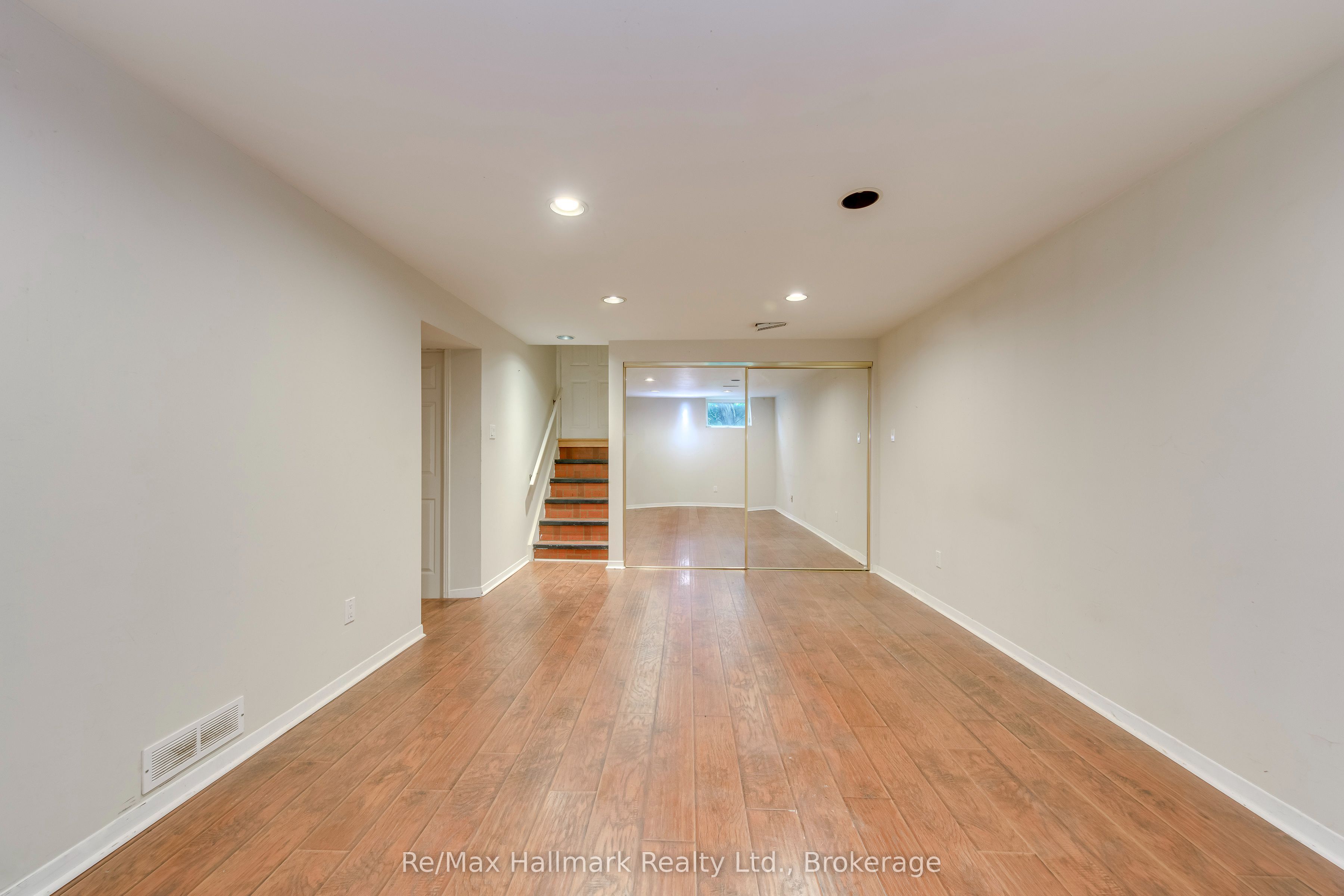235 Tweedsdale Crescent Property Photo 29