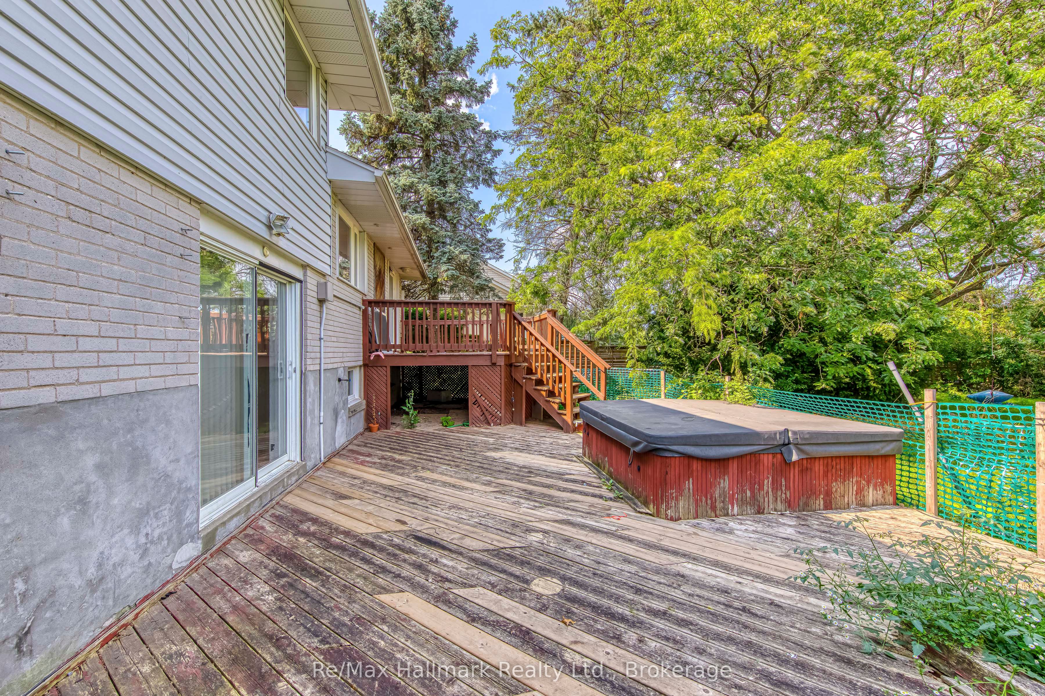 235 Tweedsdale Crescent Property Photo 33