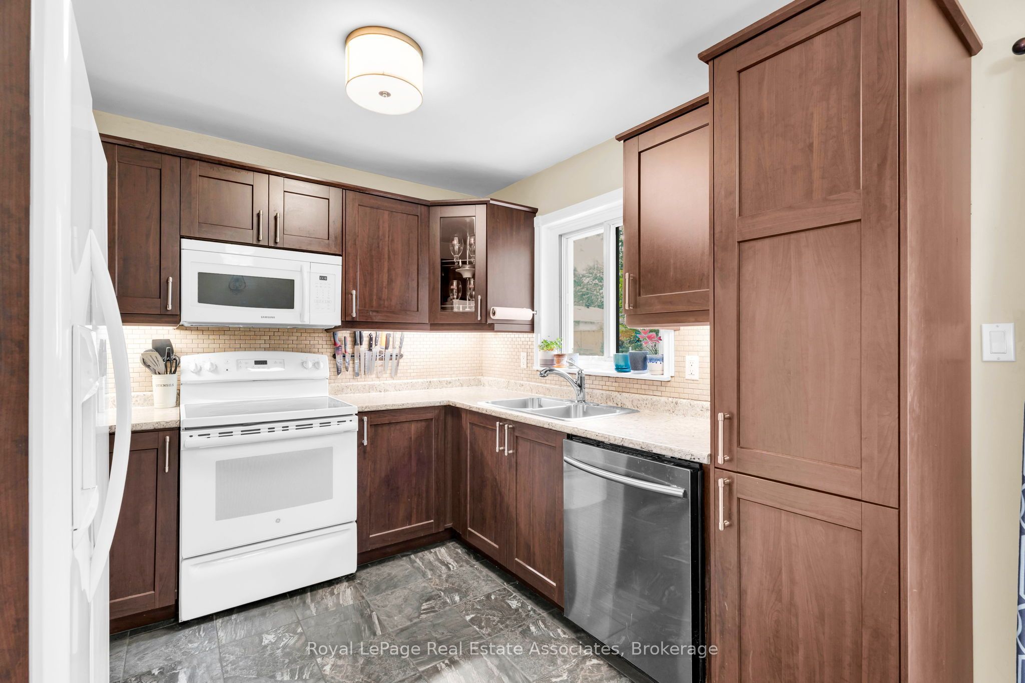 81 Glenmore Crescent Property Photo 12