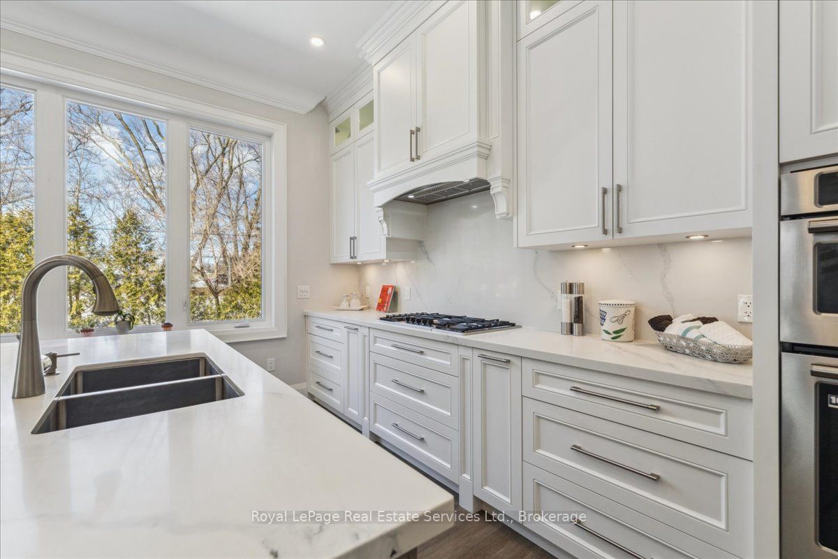 1211 Pinegrove Road Property Photo 11