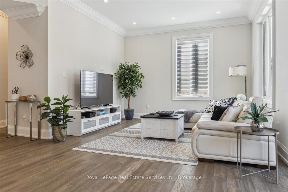 1211 Pinegrove Road Property Photo 13
