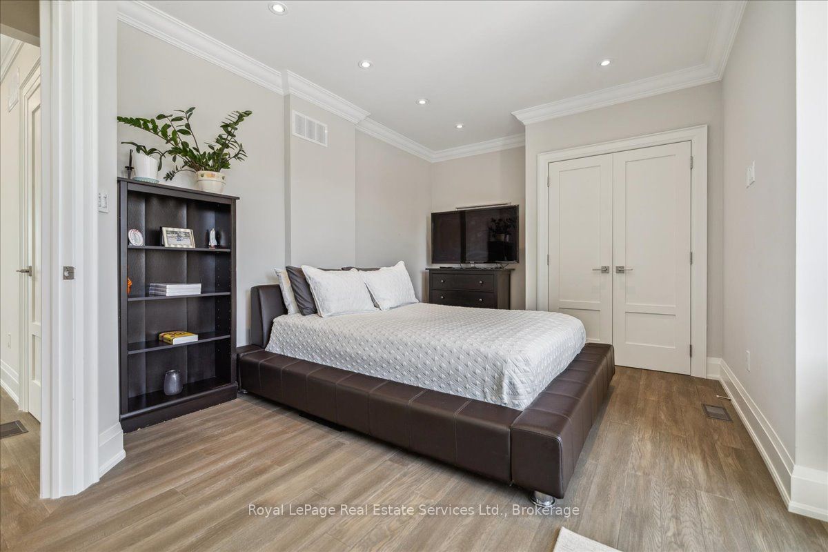 1211 Pinegrove Road Property Photo 19