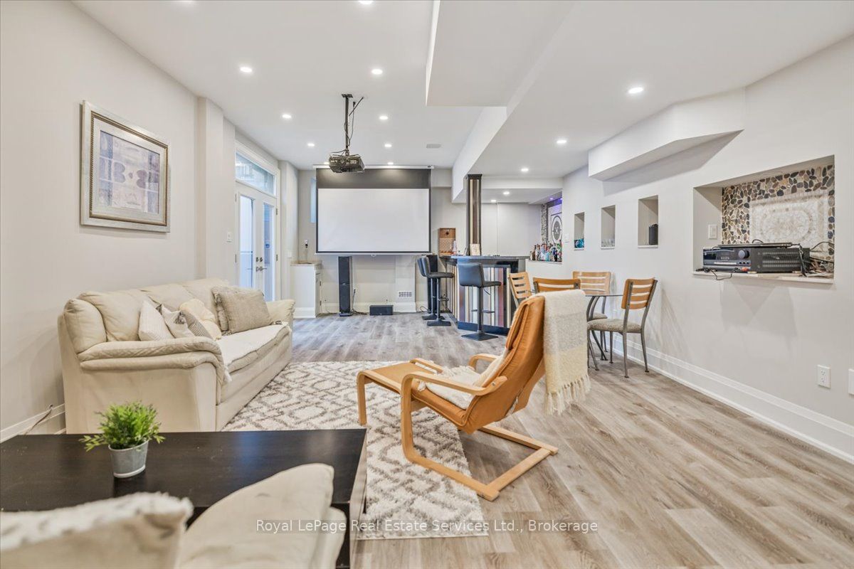 1211 Pinegrove Road Property Photo 22