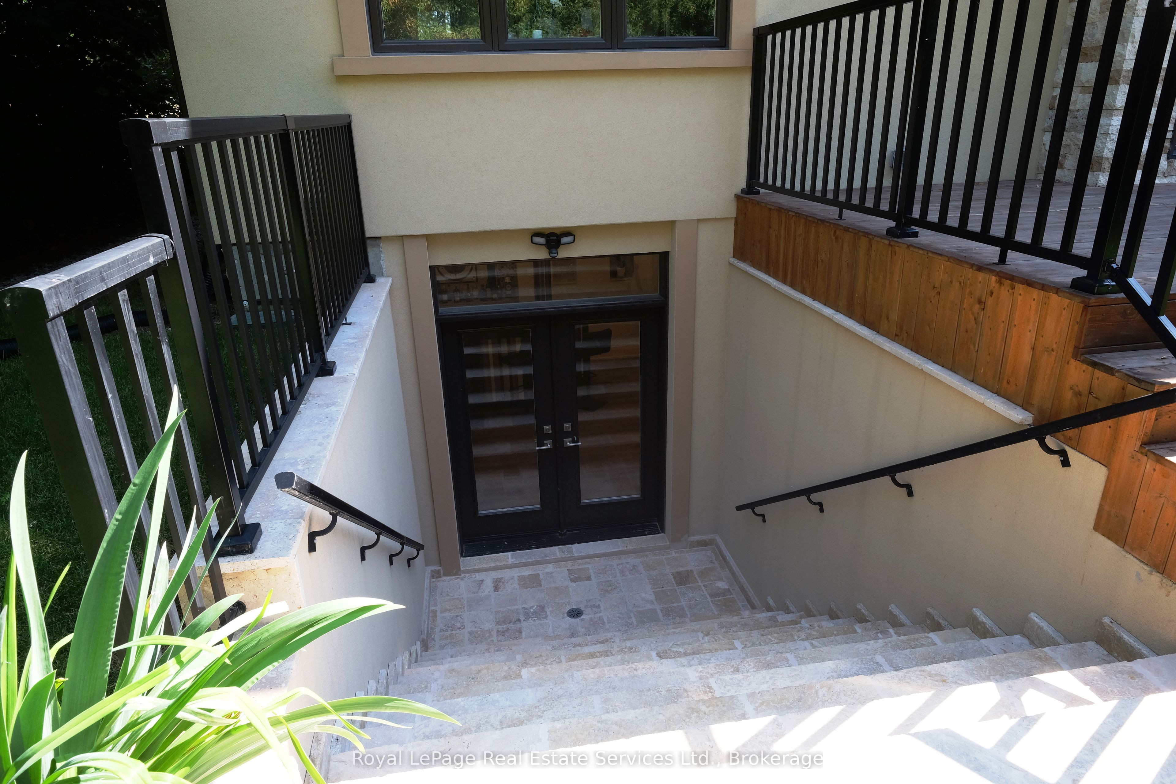 1211 Pinegrove Road Property Photo 26