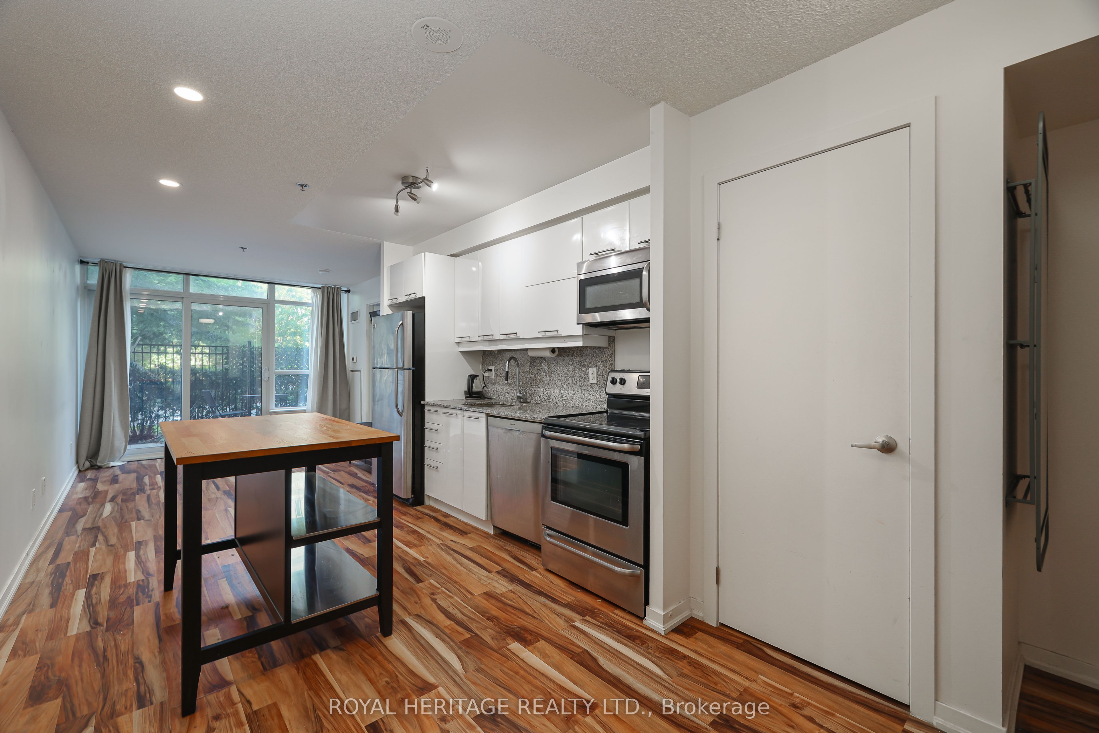 38 Joe Shuster Way 104 Property Photo 6