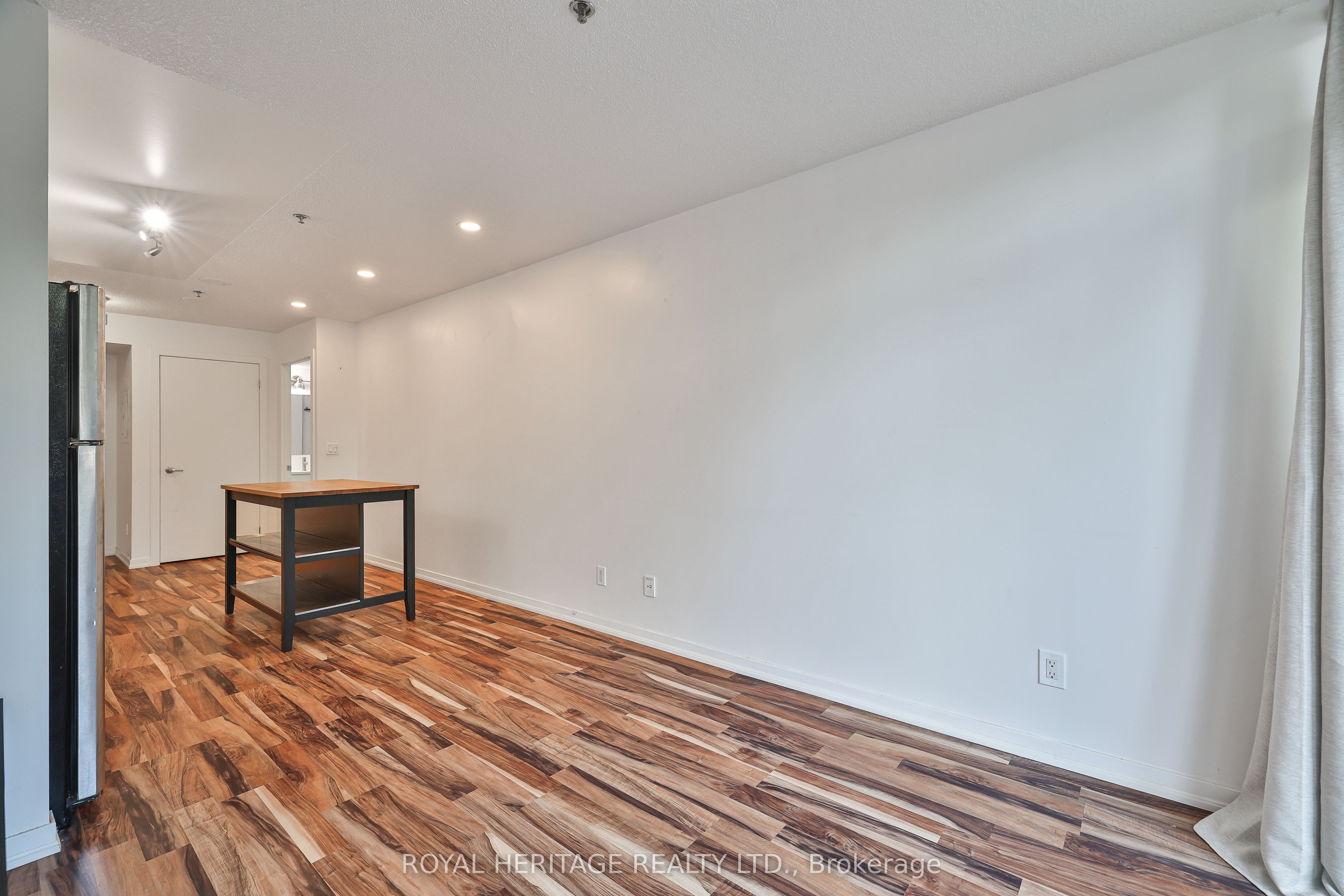 38 Joe Shuster Way 104 Property Photo 13
