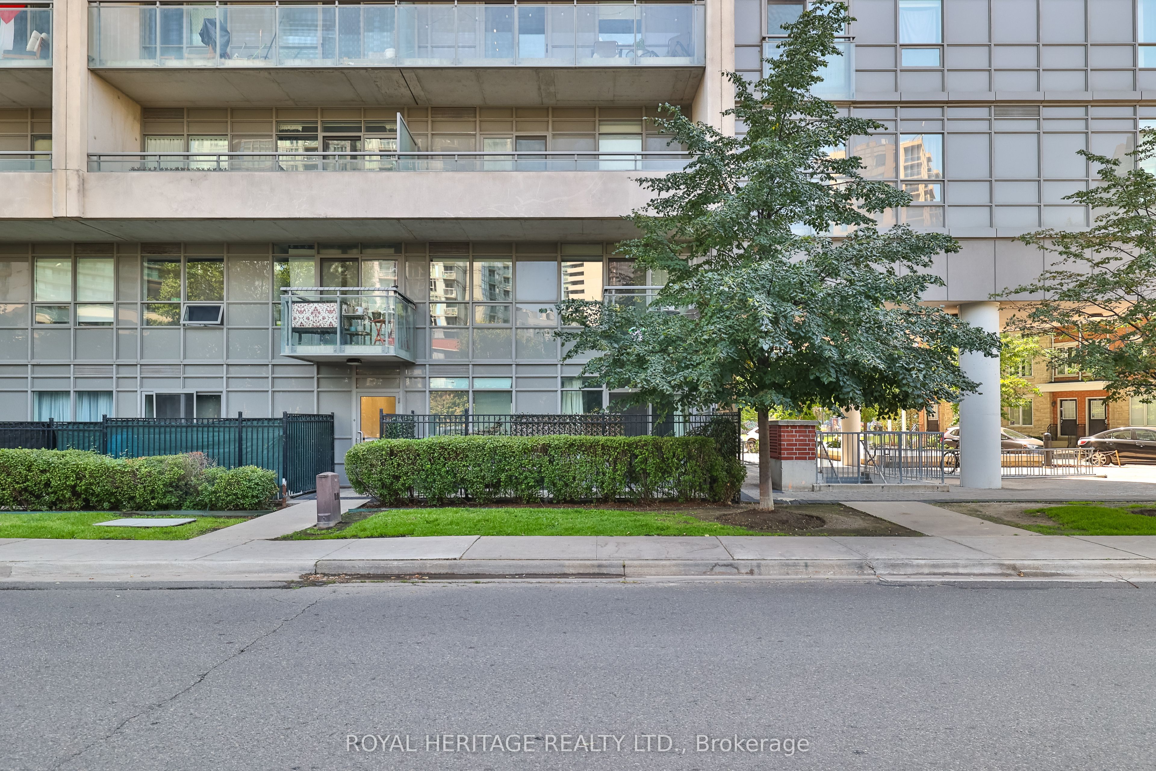 38 Joe Shuster Way 104 Property Photo 27