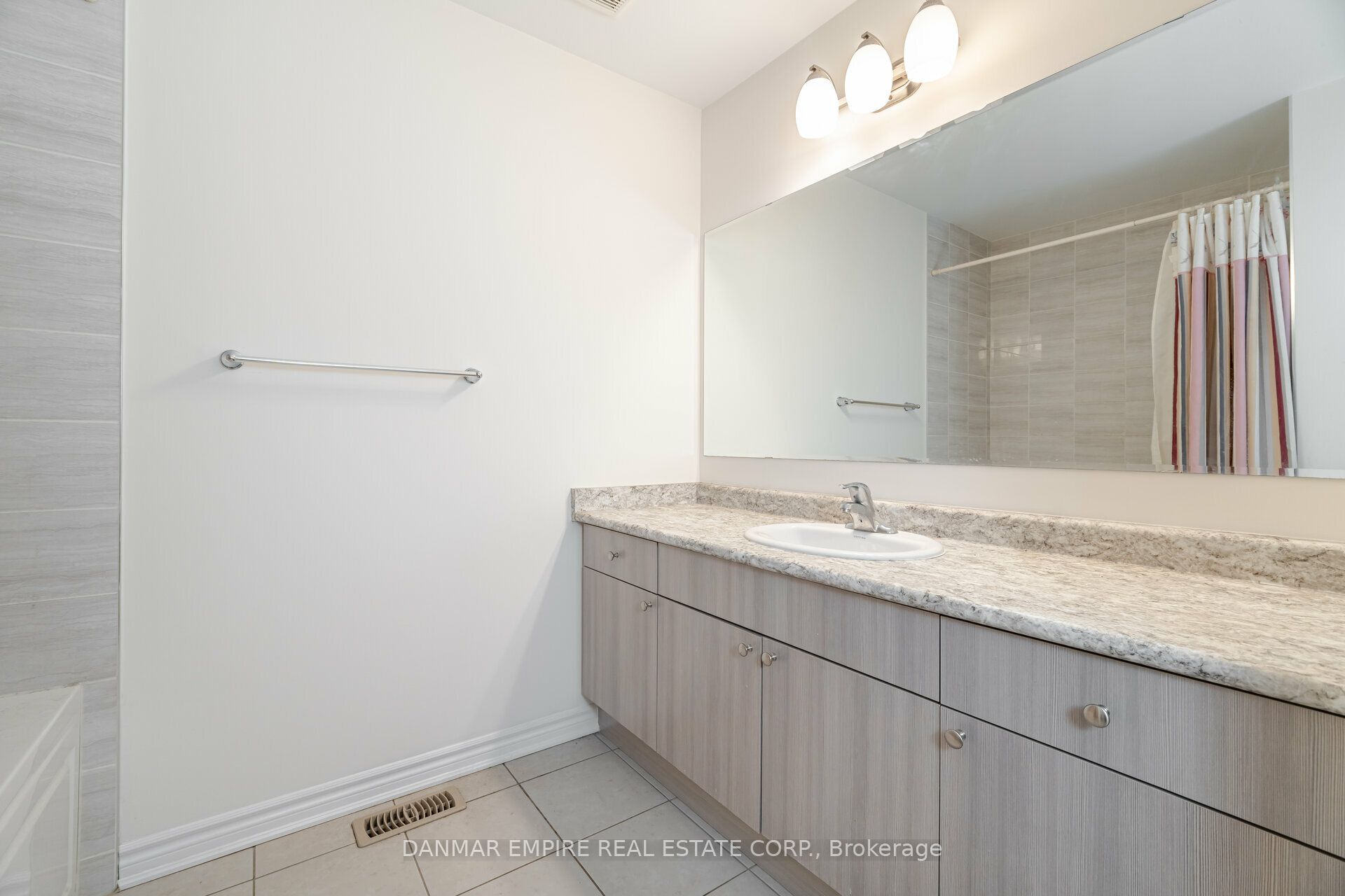 1000 Asleton Boulevard S 39 Property Photo 30