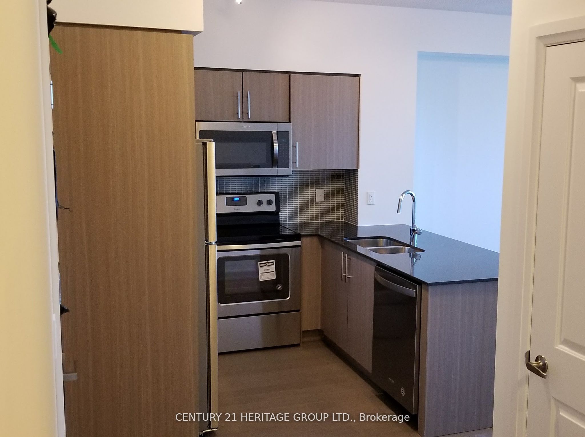 55 Speers Road 1706 Property Photo 7