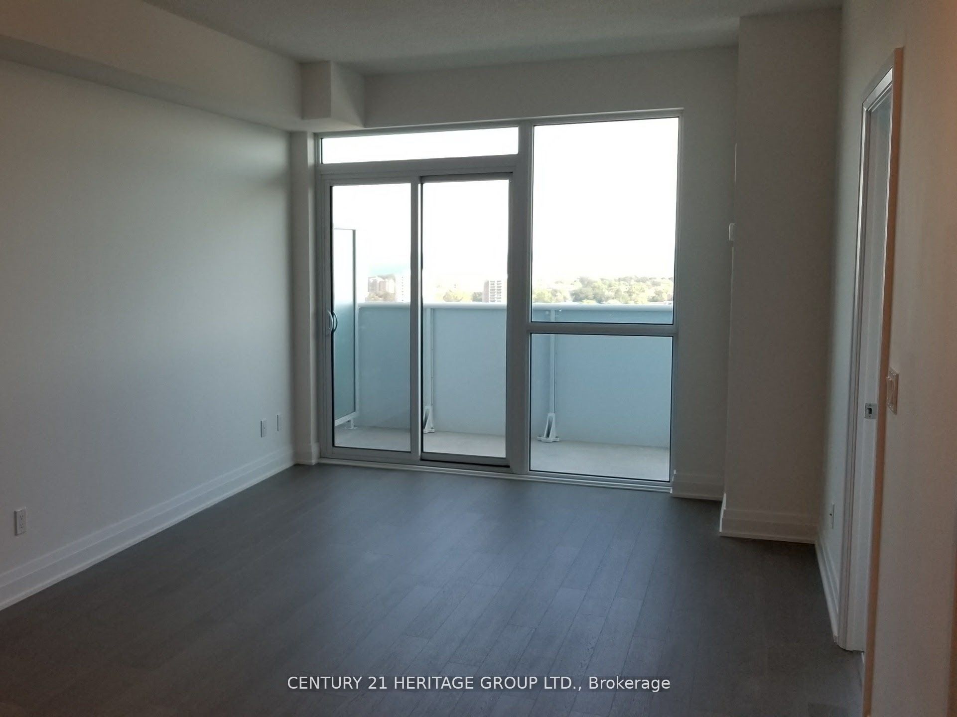 55 Speers Road 1706 Property Photo 8