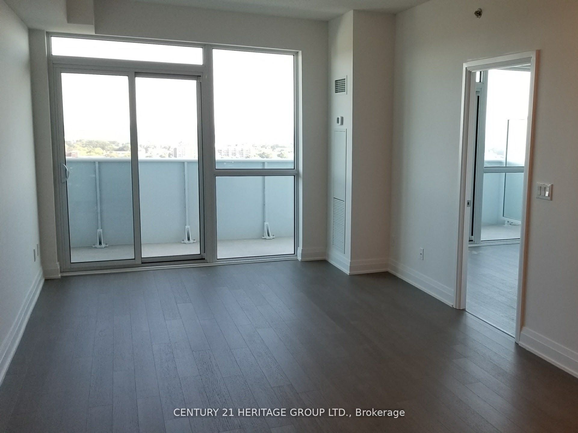 55 Speers Road 1706 Property Photo 9