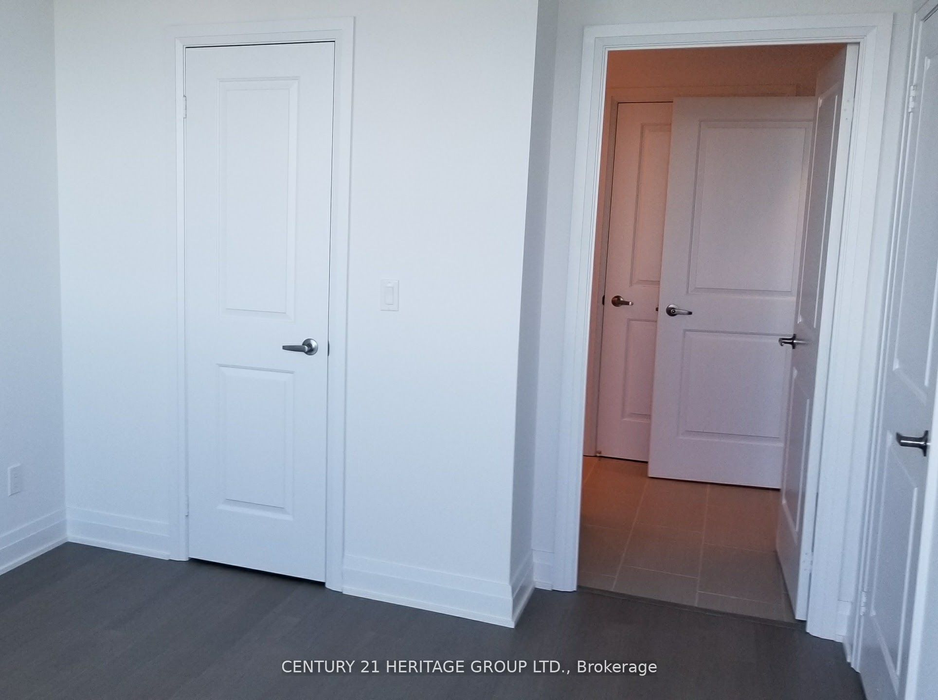 55 Speers Road 1706 Property Photo 11