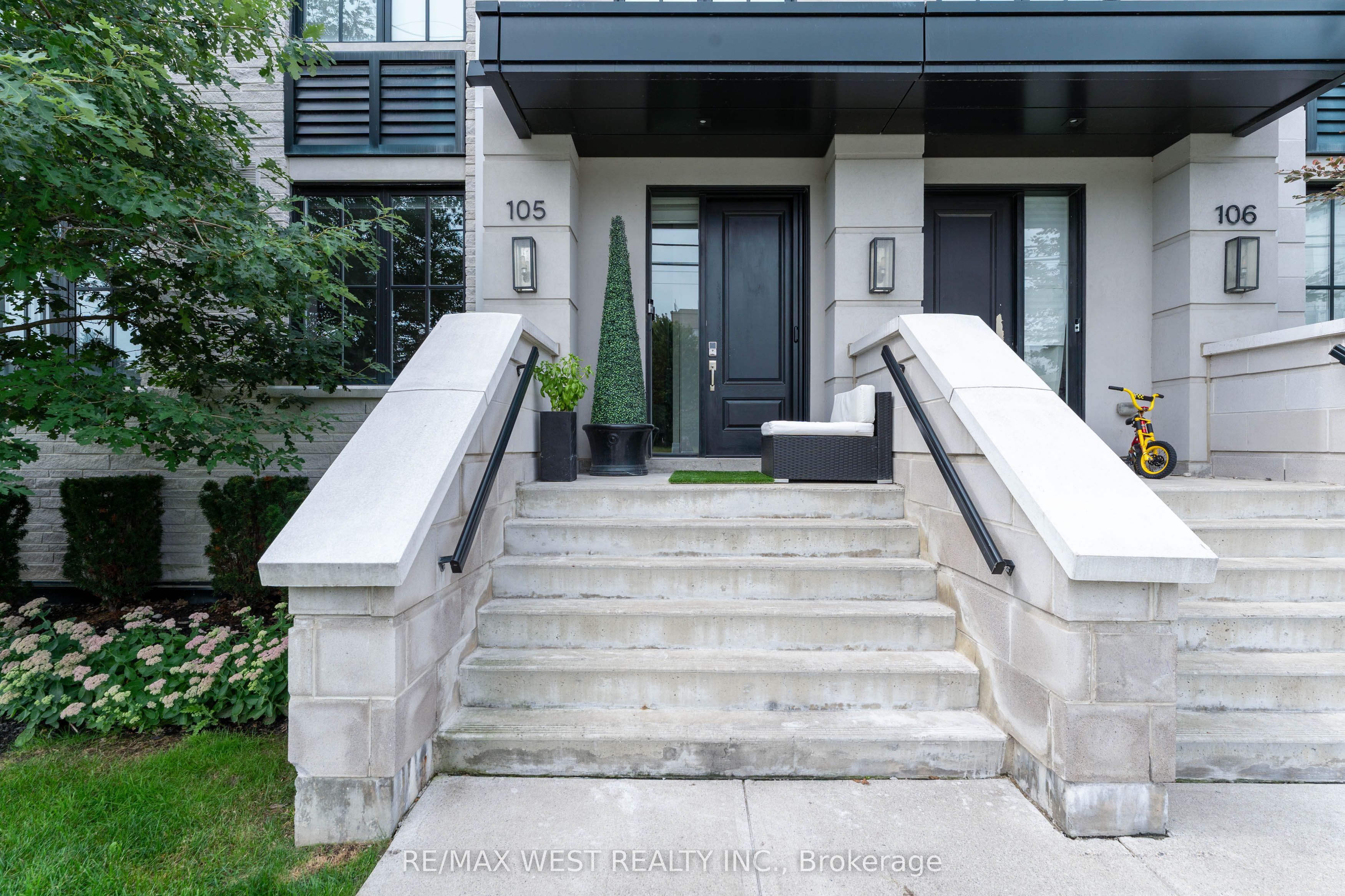 1180 Cawthra Road 105 Property Photo 6