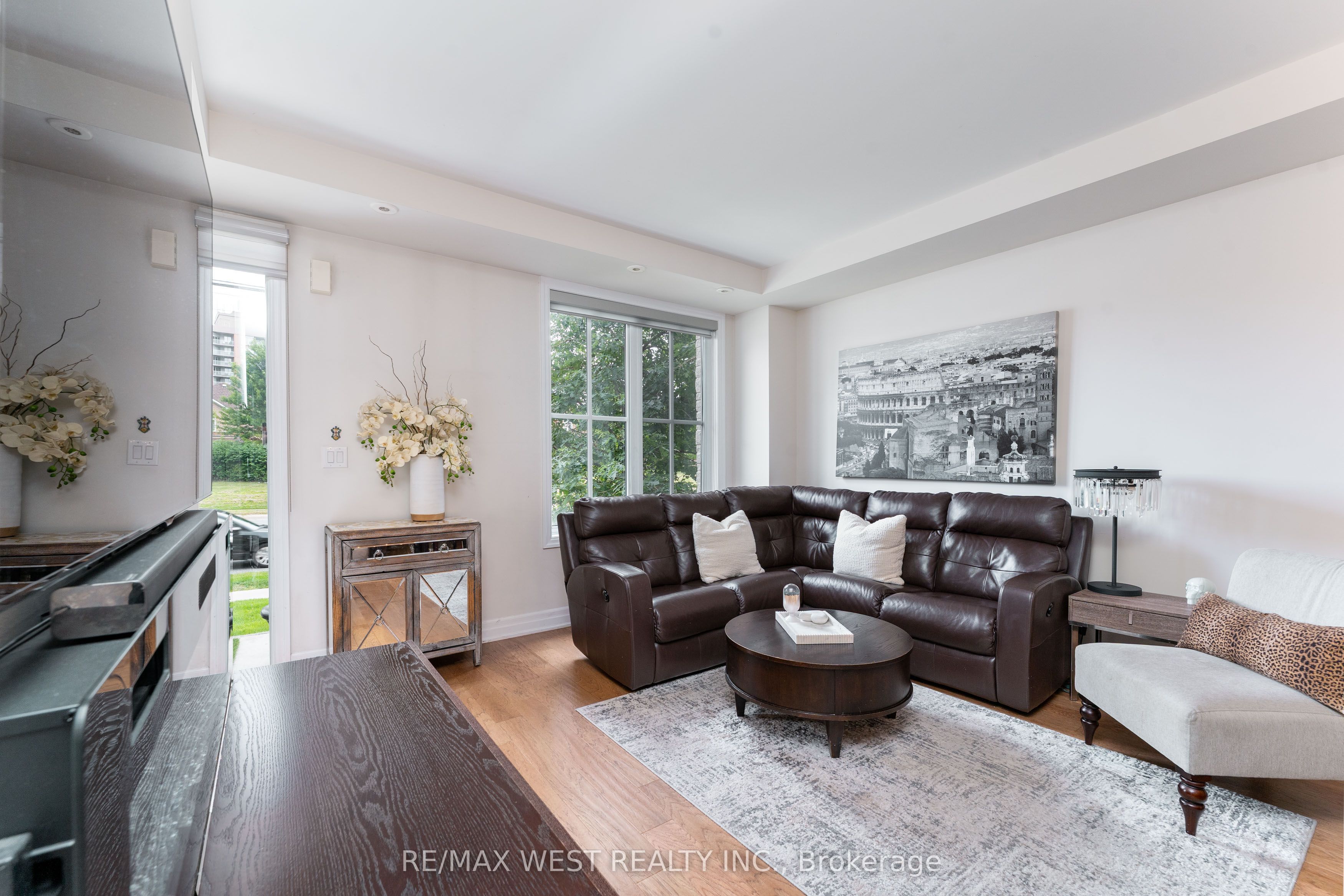 1180 Cawthra Road 105 Property Photo 11