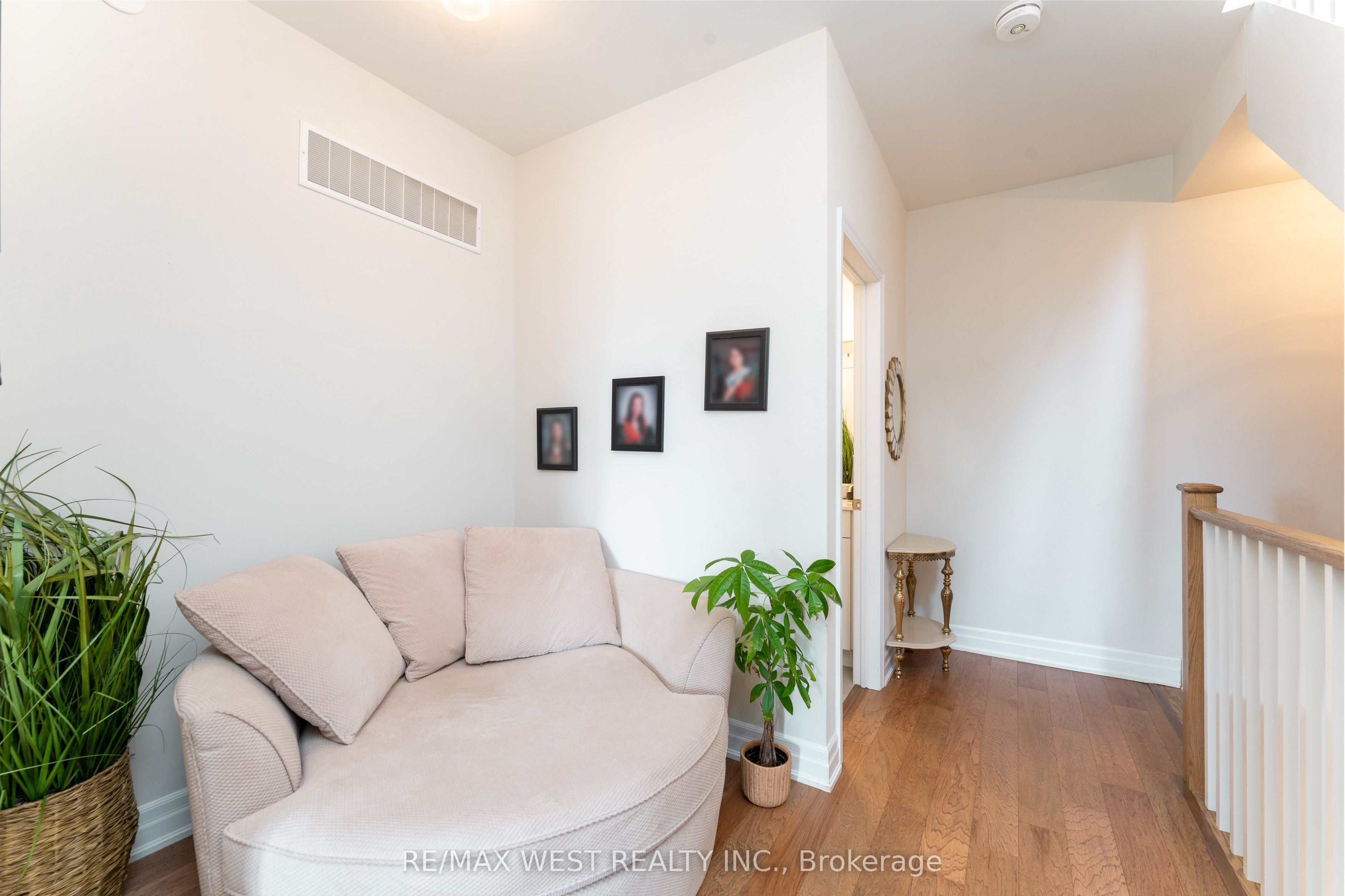 1180 Cawthra Road 105 Property Photo 35