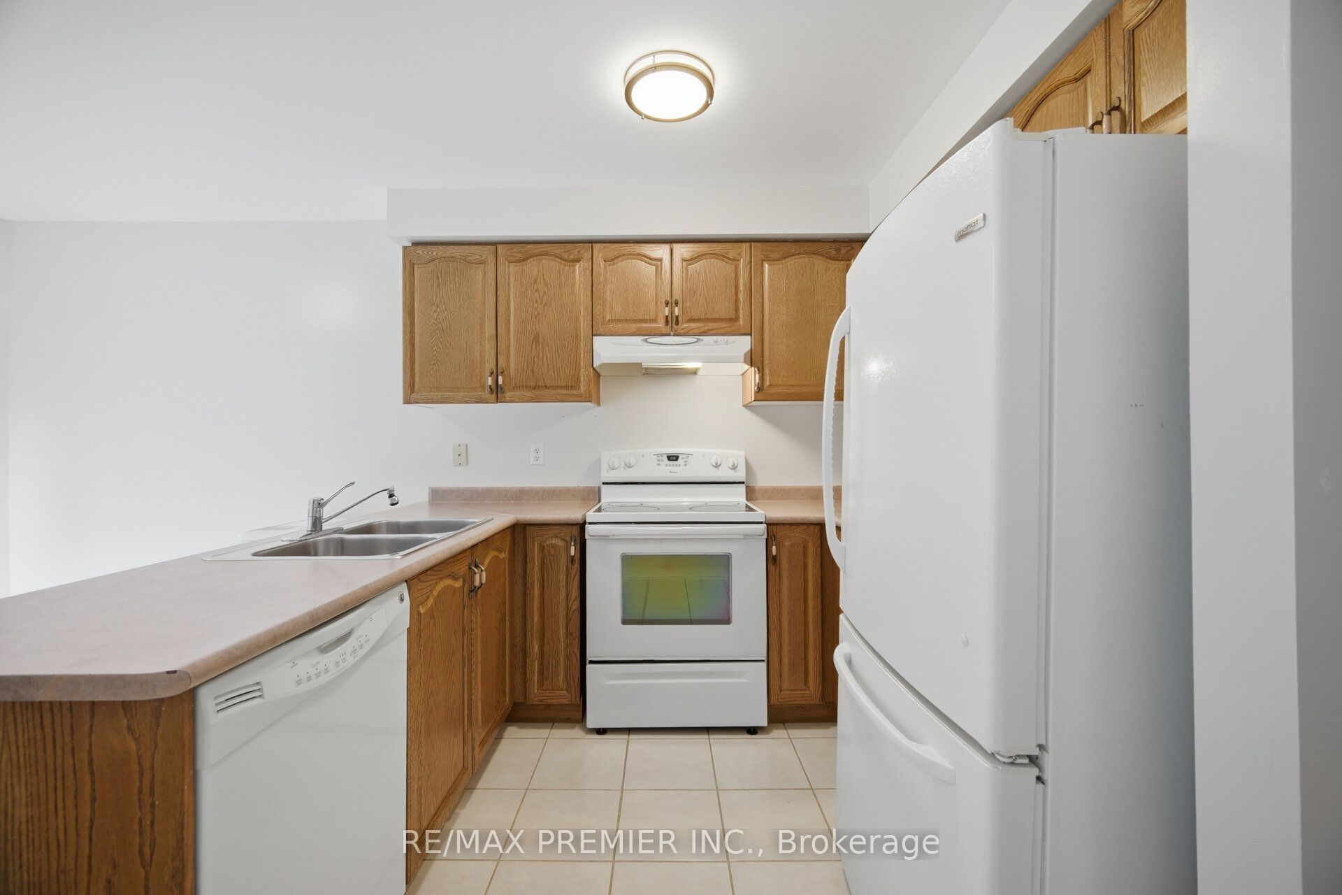 14 Crestridge Drive Property Photo 7